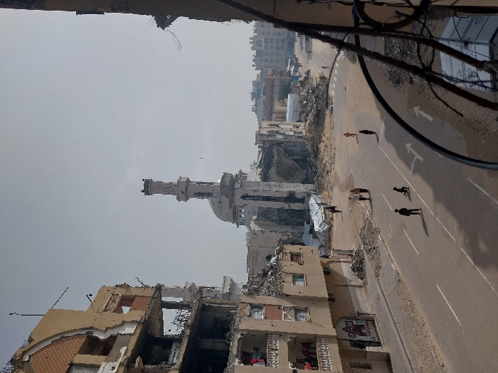 Witnesses Document Extensive Urban Damage, Civilian Activity in Khan Yunis