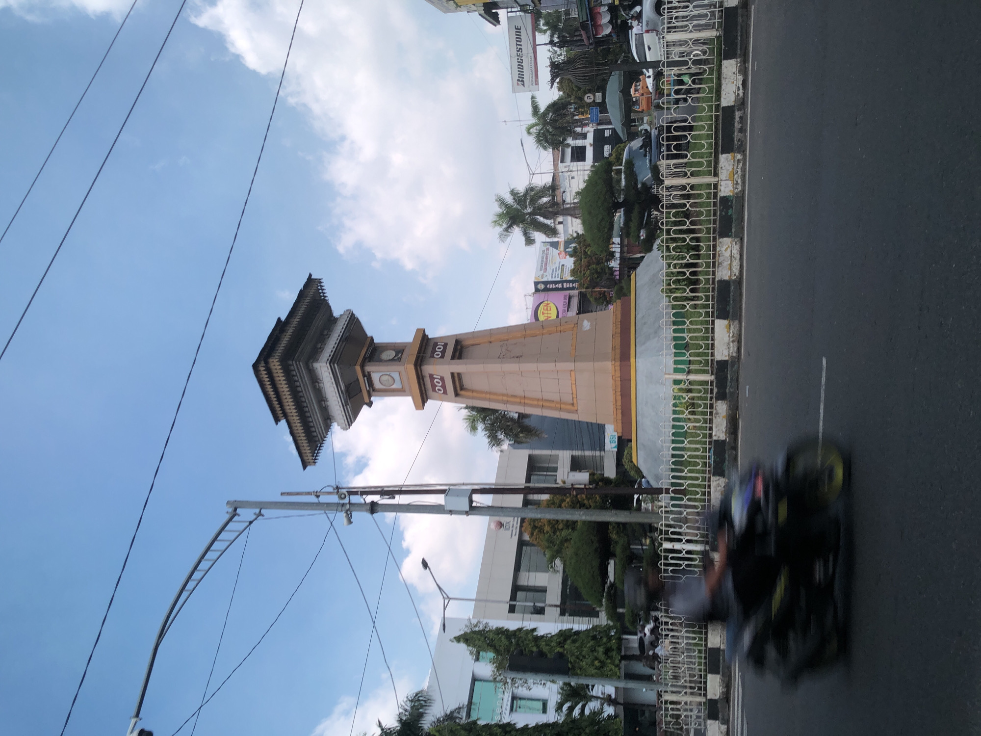 Morning walkthrough of Medan hotel and city landmarks documented