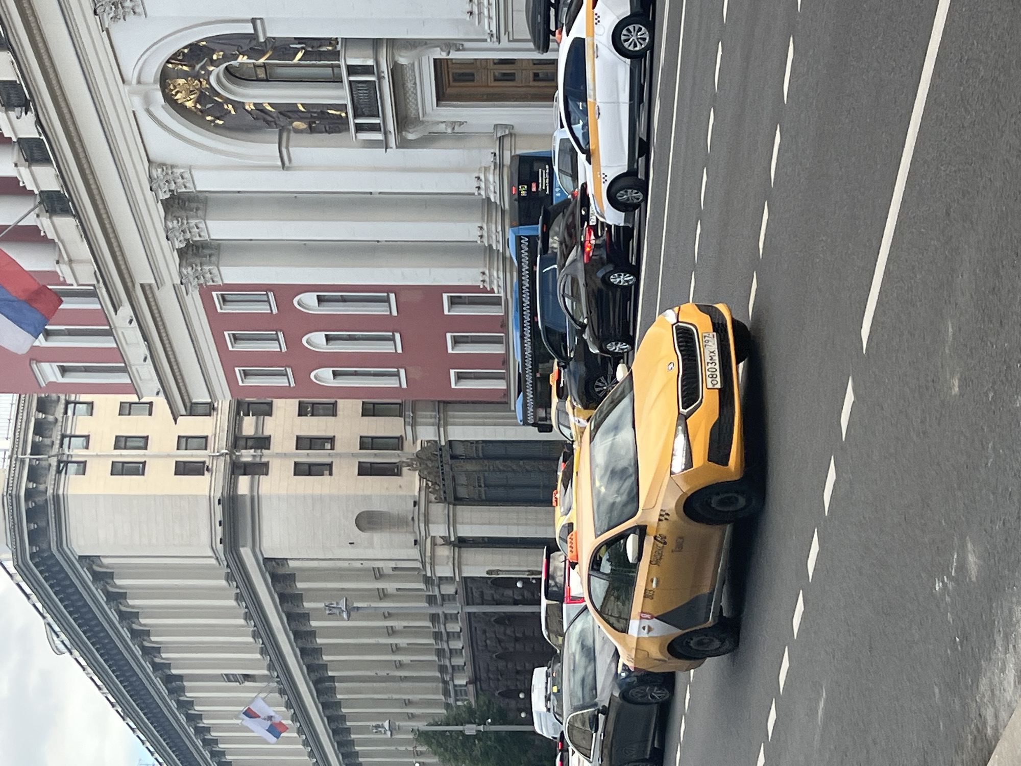 An hour wandering central Moscow, from metro to street to dinner
