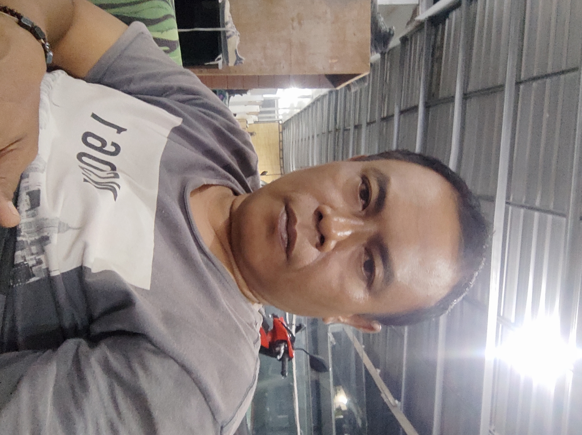 Everyday downtime in Denpasar — selfies, warungs, and video games