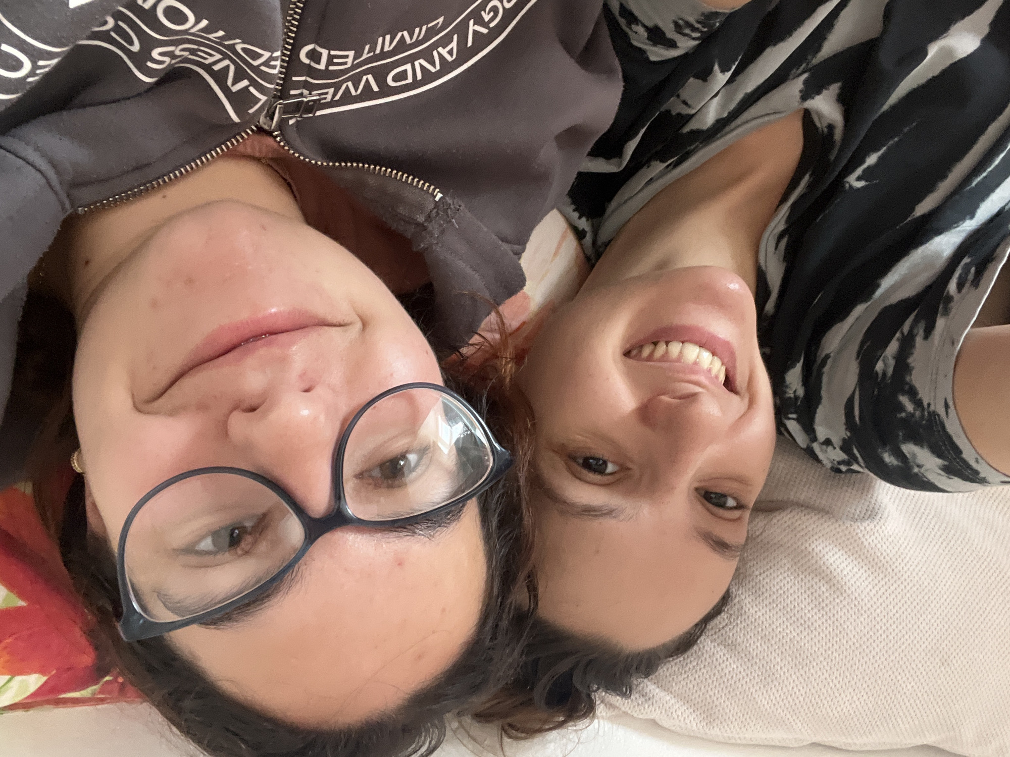 Friends take selfies, meet orange cat in Saarbrücken