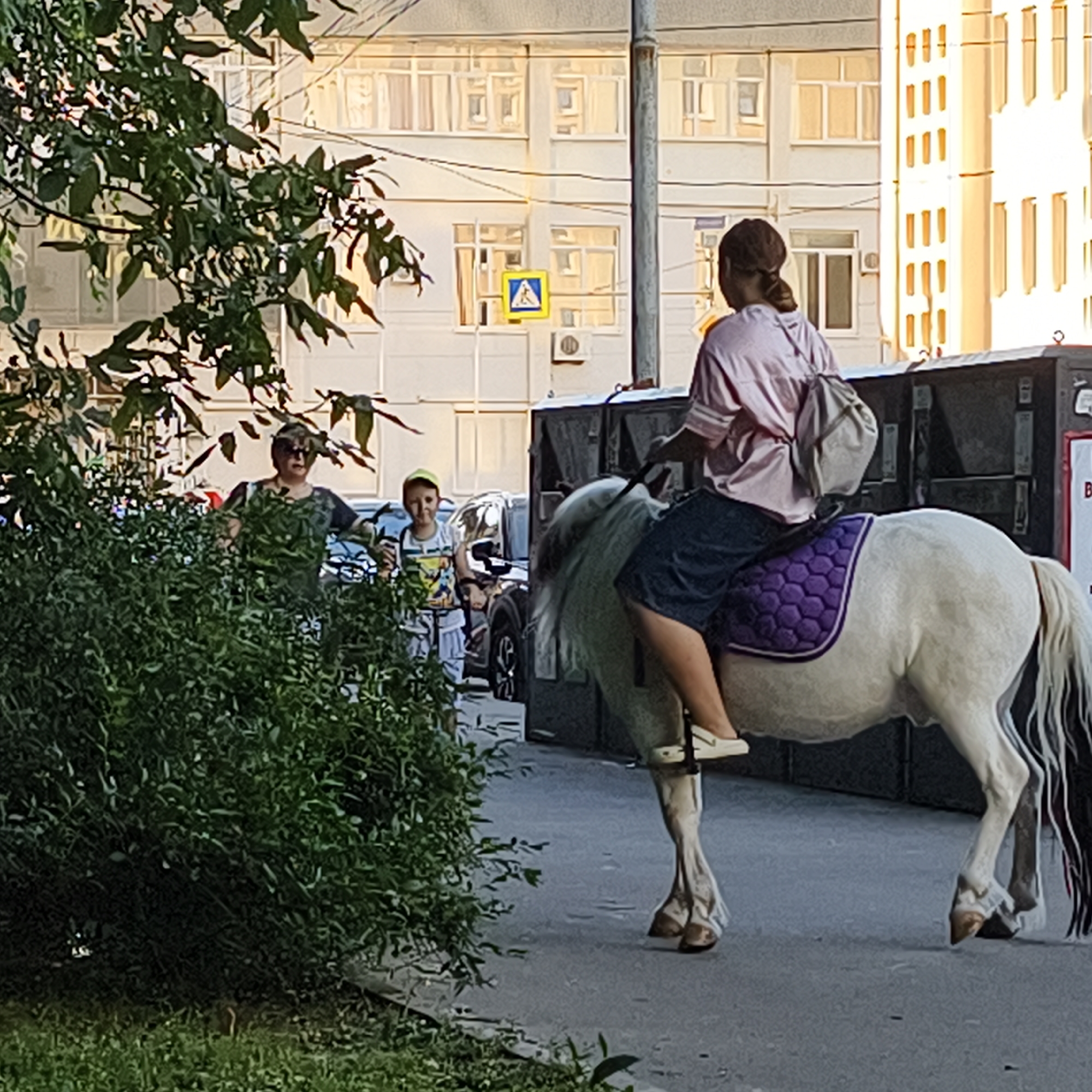 Afternoon snapshots from the streets and cafés of Rostov-on-Don