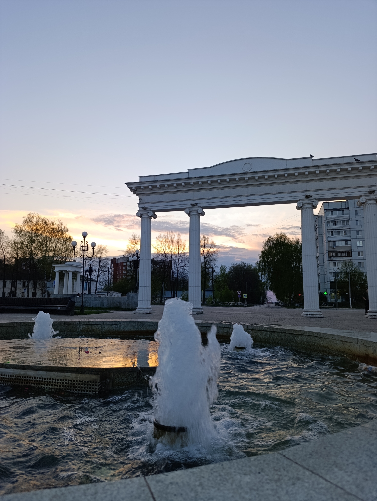 Ordinary afternoon moments captured around Chaikovsky Square fountain