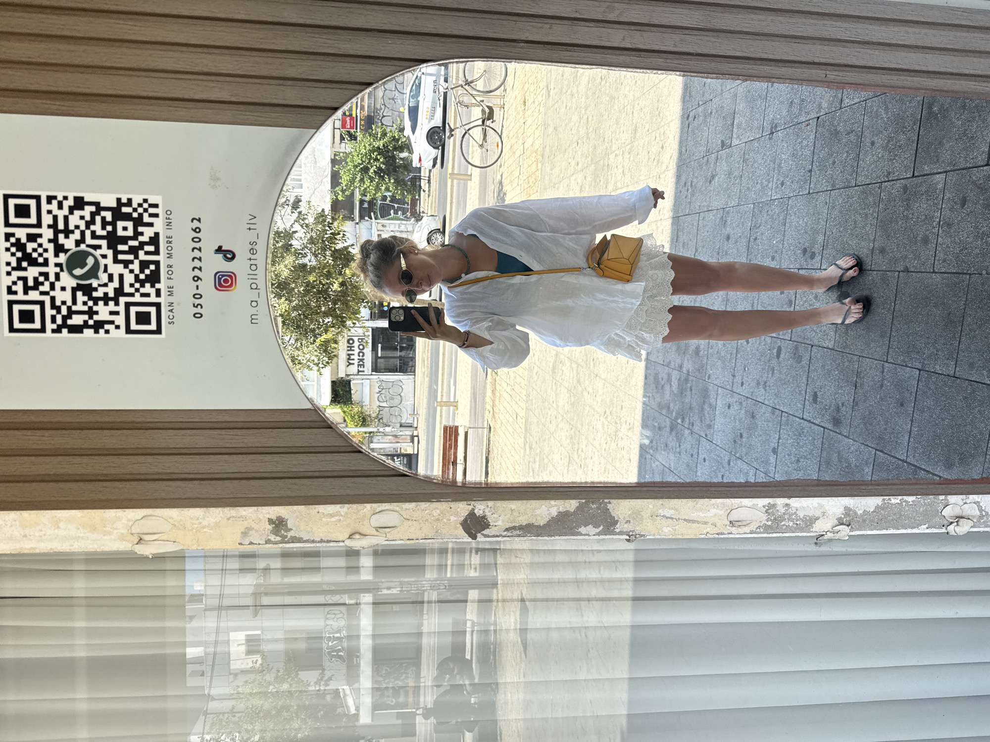 Coffee stop and street wandering in Tel Aviv