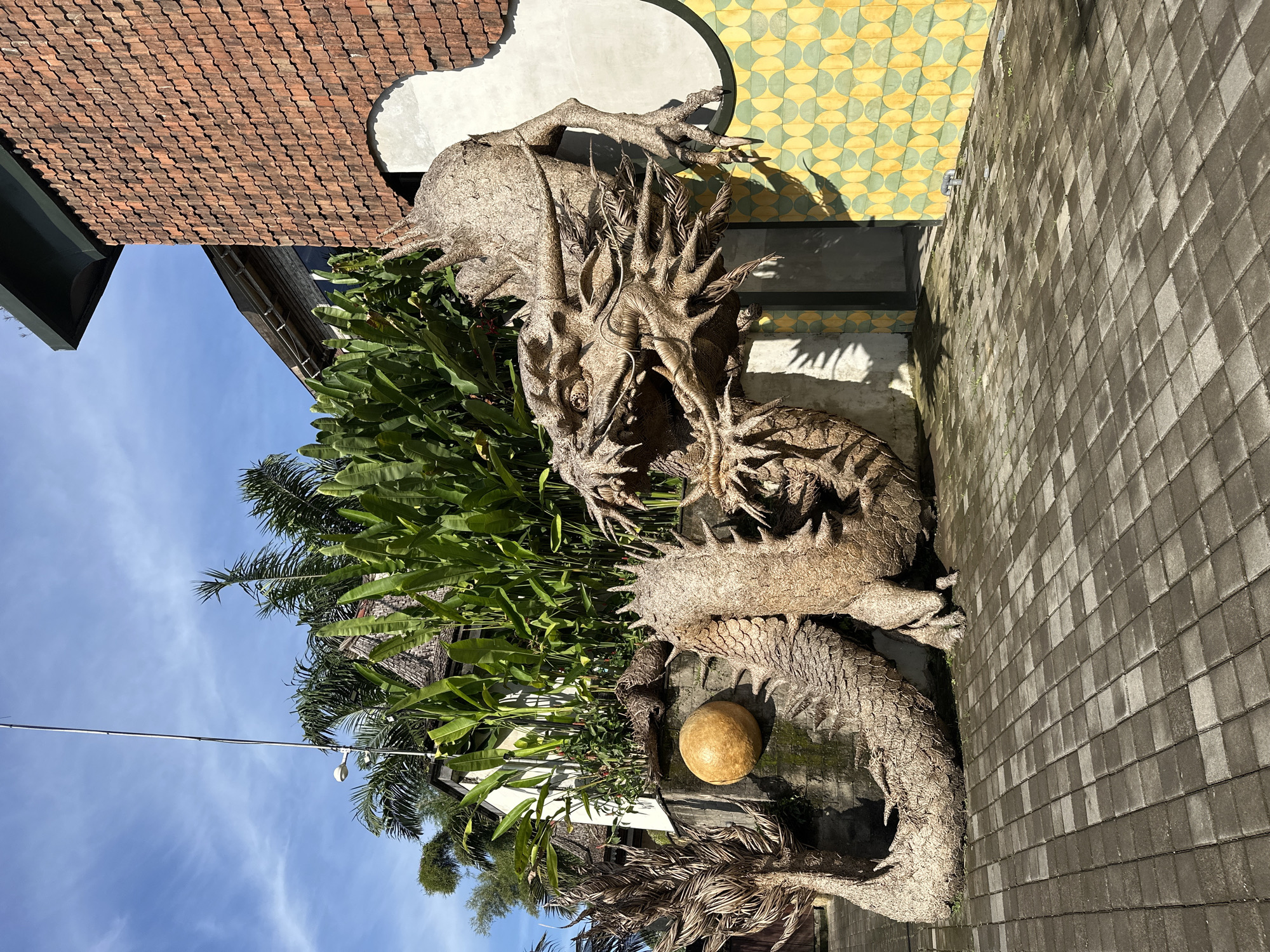 Dragon sculpture made from dried plants spotted in Payangan