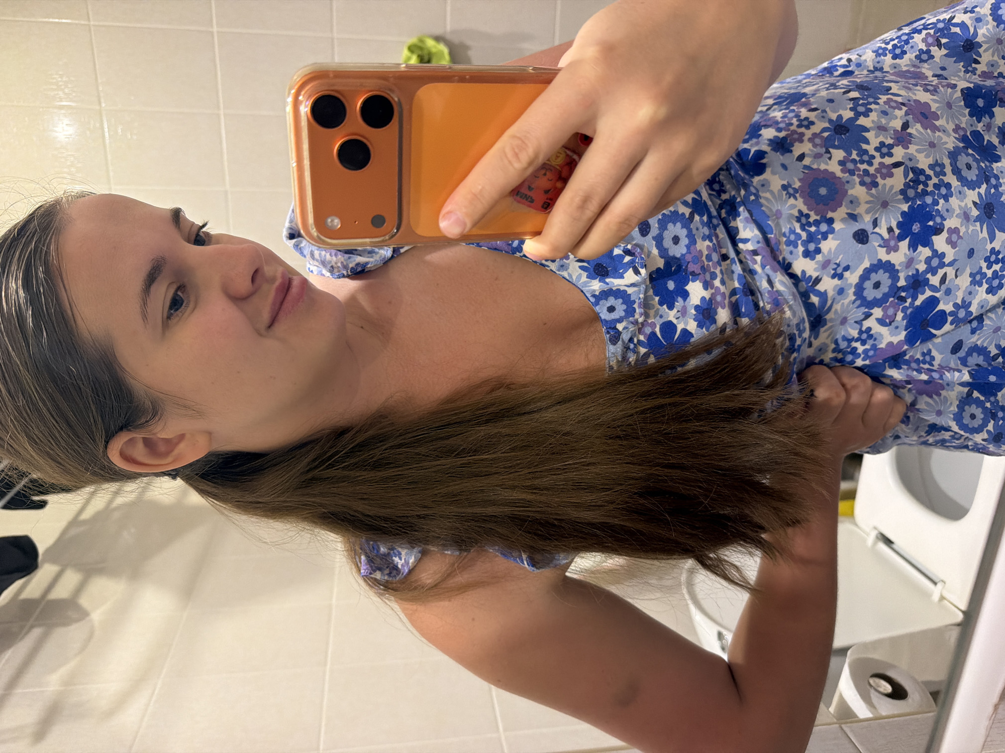 Woman documents family evening with selfies in Sochi home