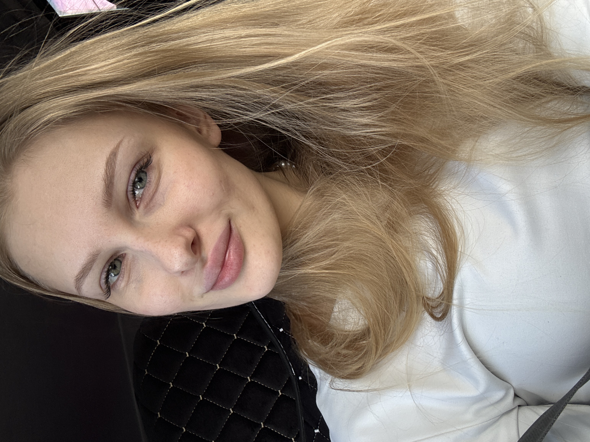 Portrait session documented in Perm featuring blonde woman
