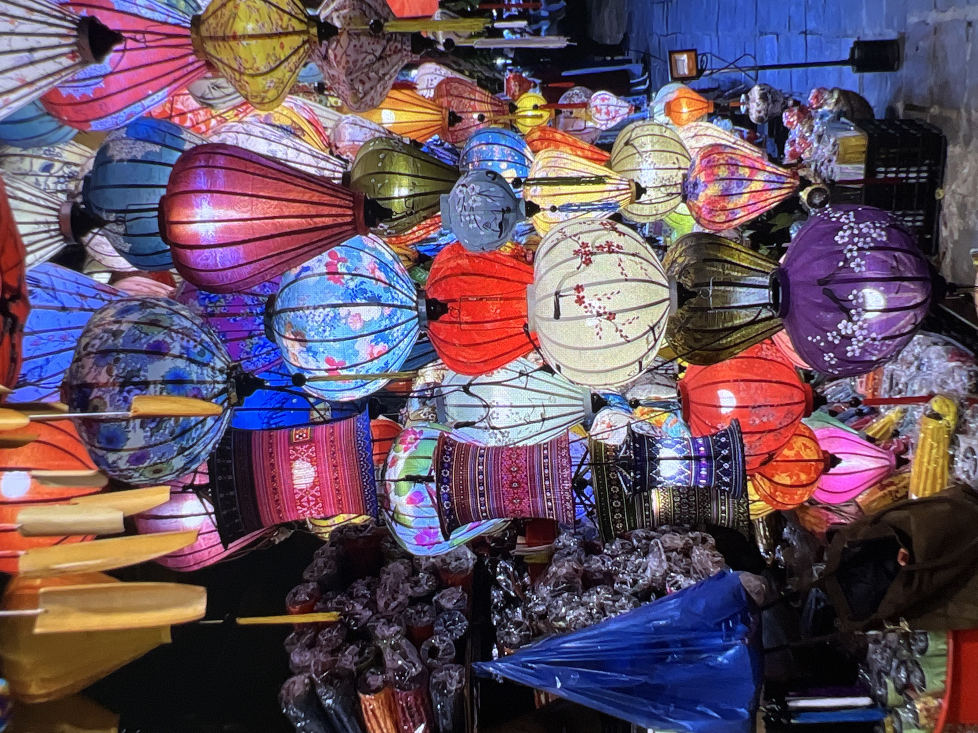 Fitness studio and colorful market scenes captured simultaneously