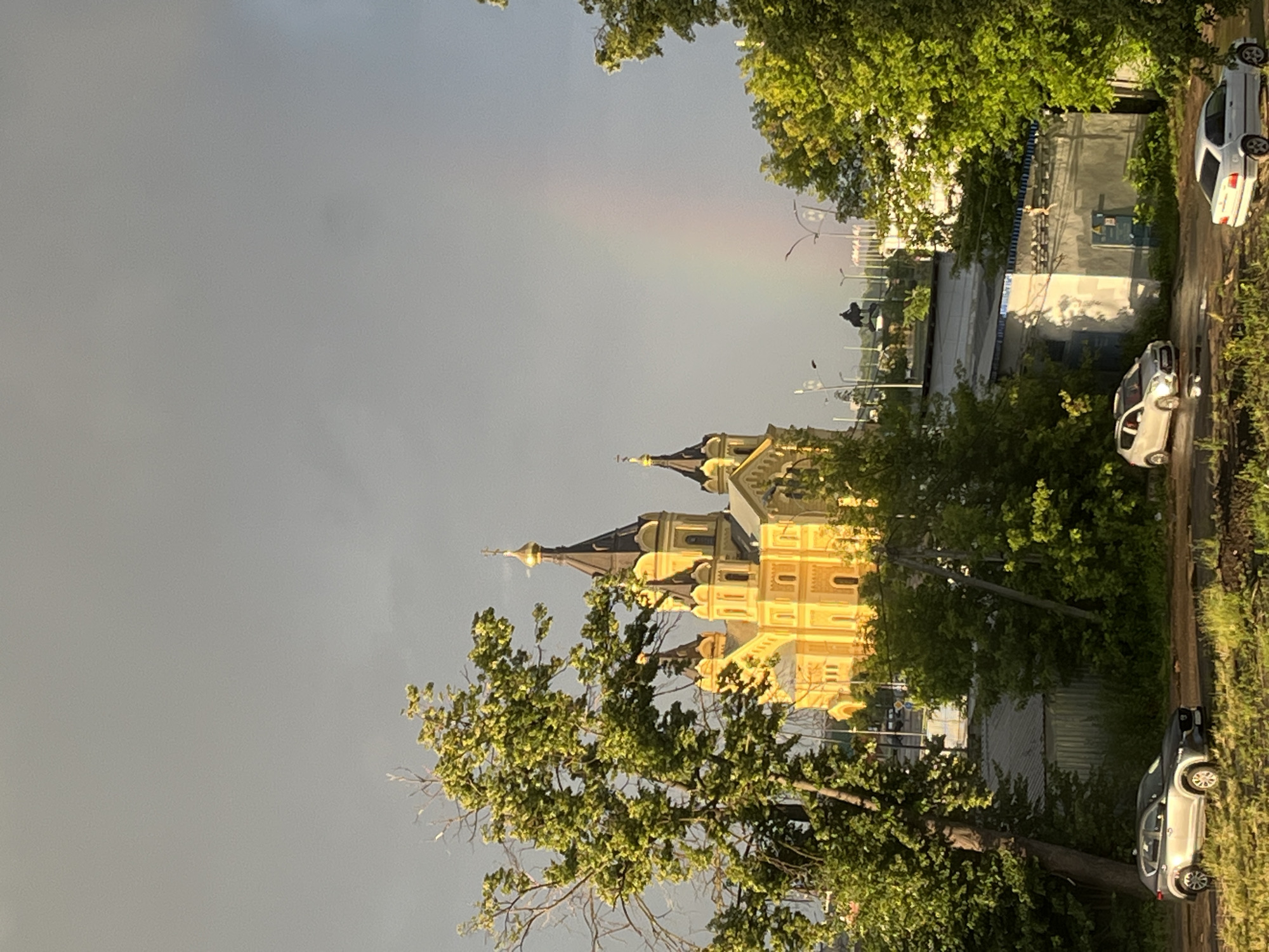 Afternoon in Nizhny Novgorod: cathedral views and everyday moments