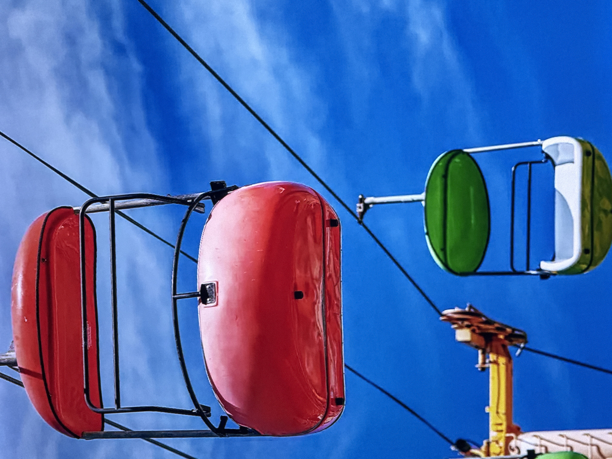 Mixed visual memories captured including gondolas, TV content, crypto ads