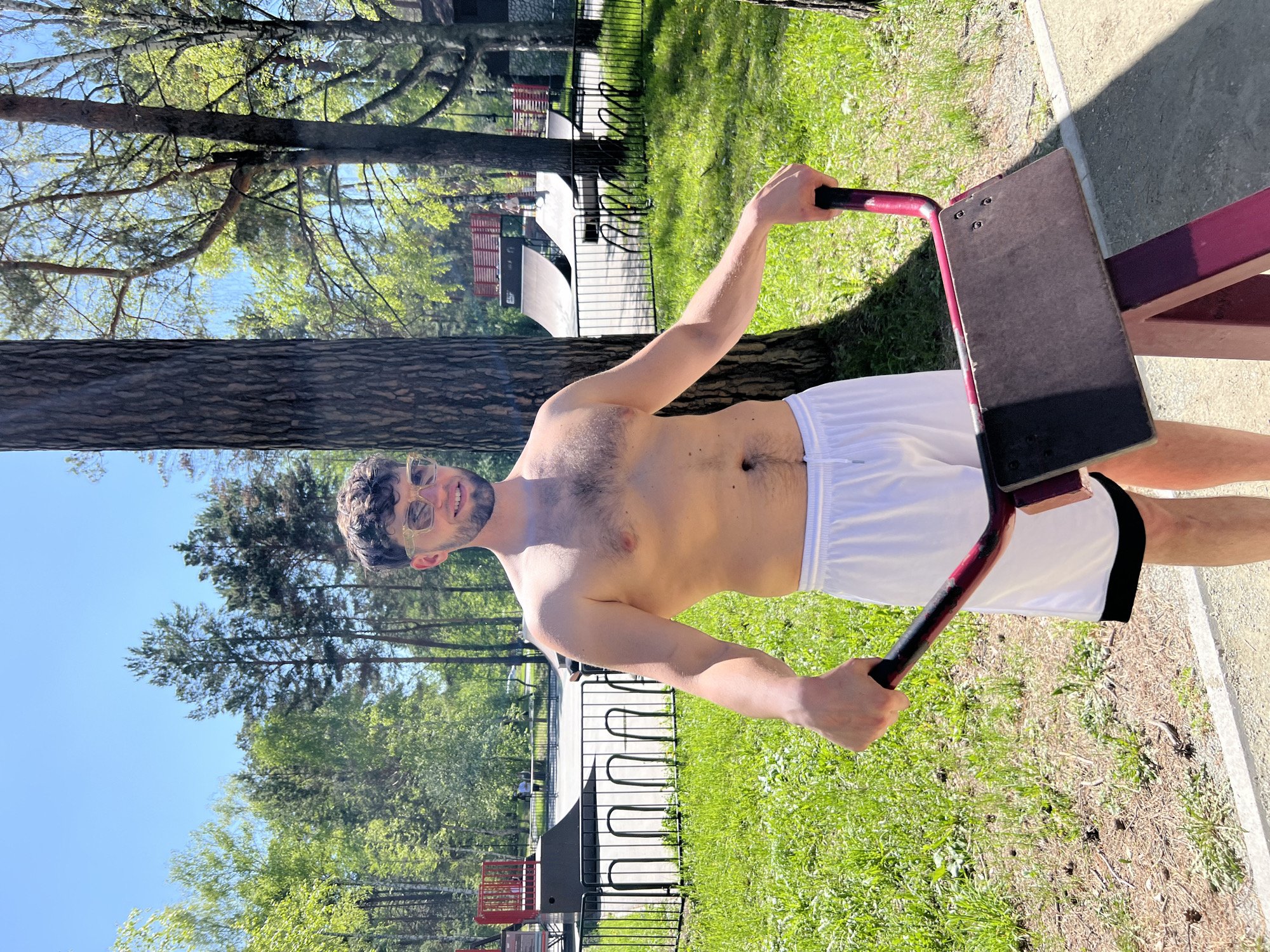 Morning recreation activities observed at Novosibirsk park facility