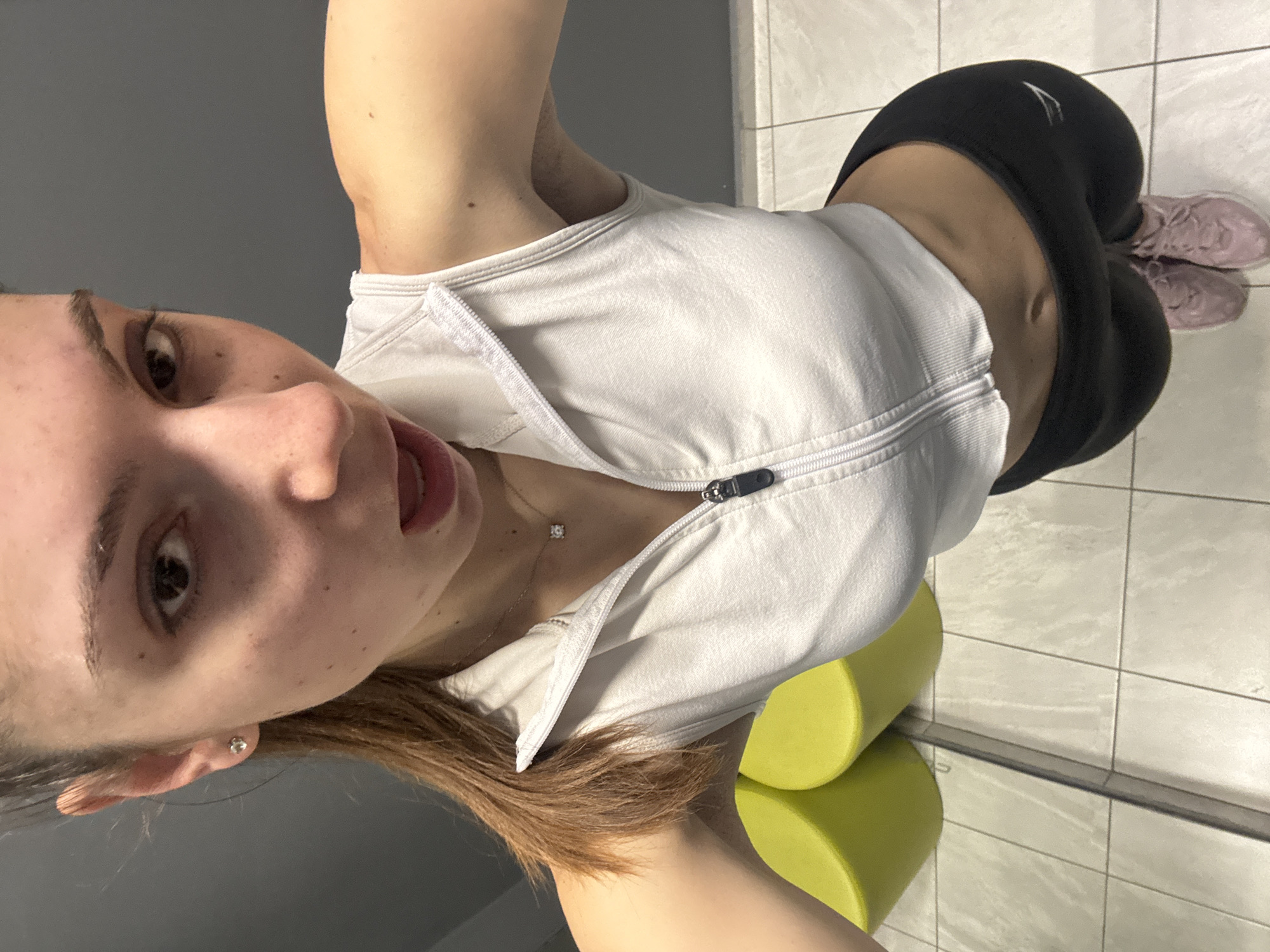 Woman takes gym selfies in Varna fitness center