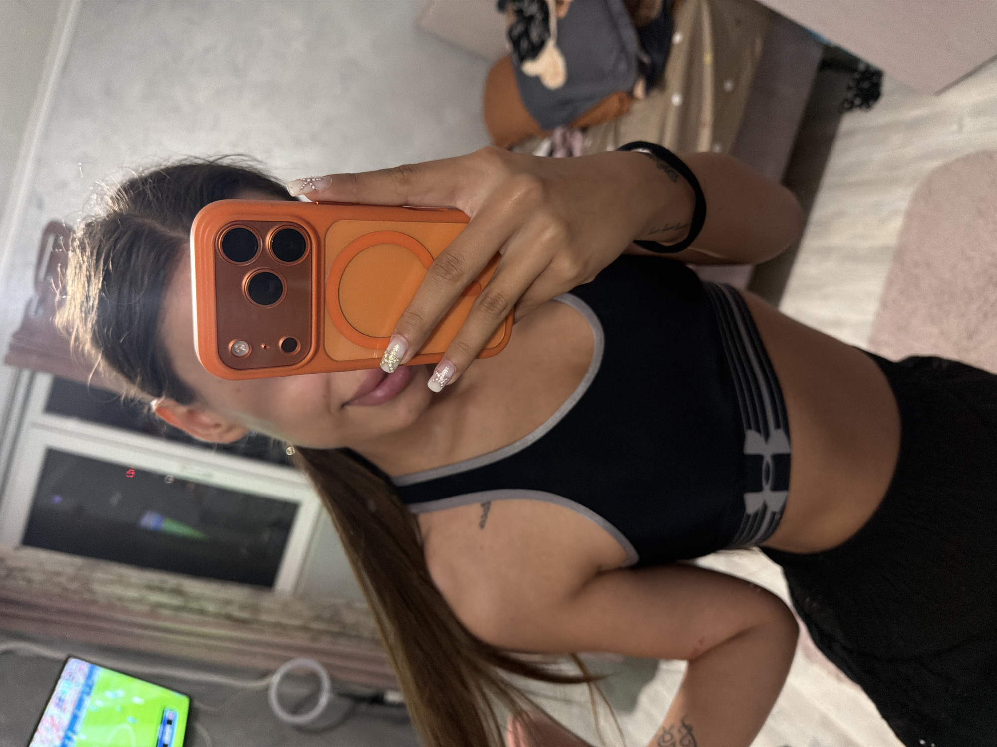 Workout selfies and a Shell station, Burgas evening