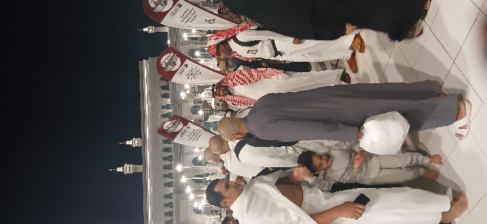 Nighttime pilgrimage activities documented at Makkah's Grand Mosque complex