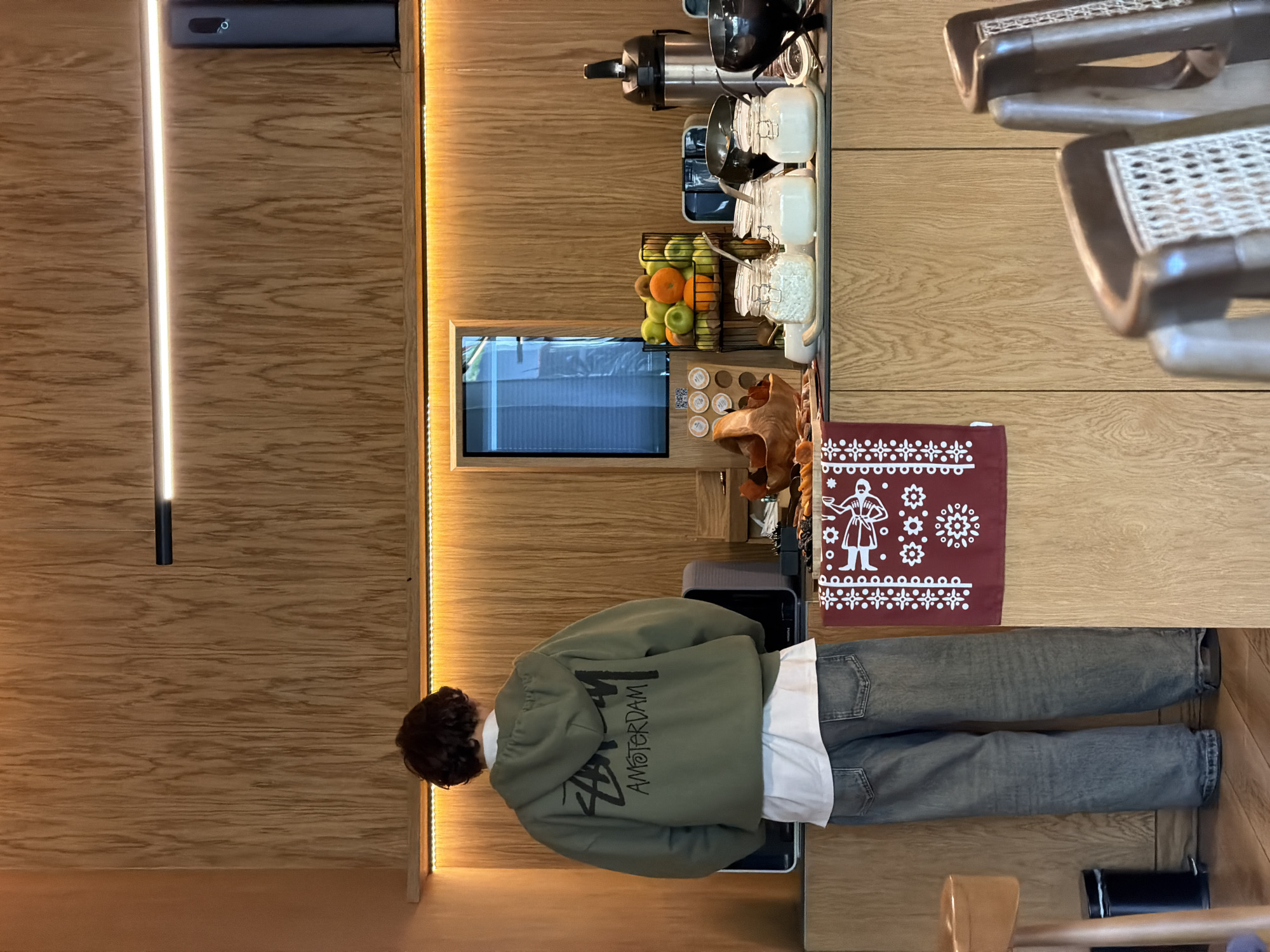 Early morning cafe visits documented across Tbilisi dining establishments