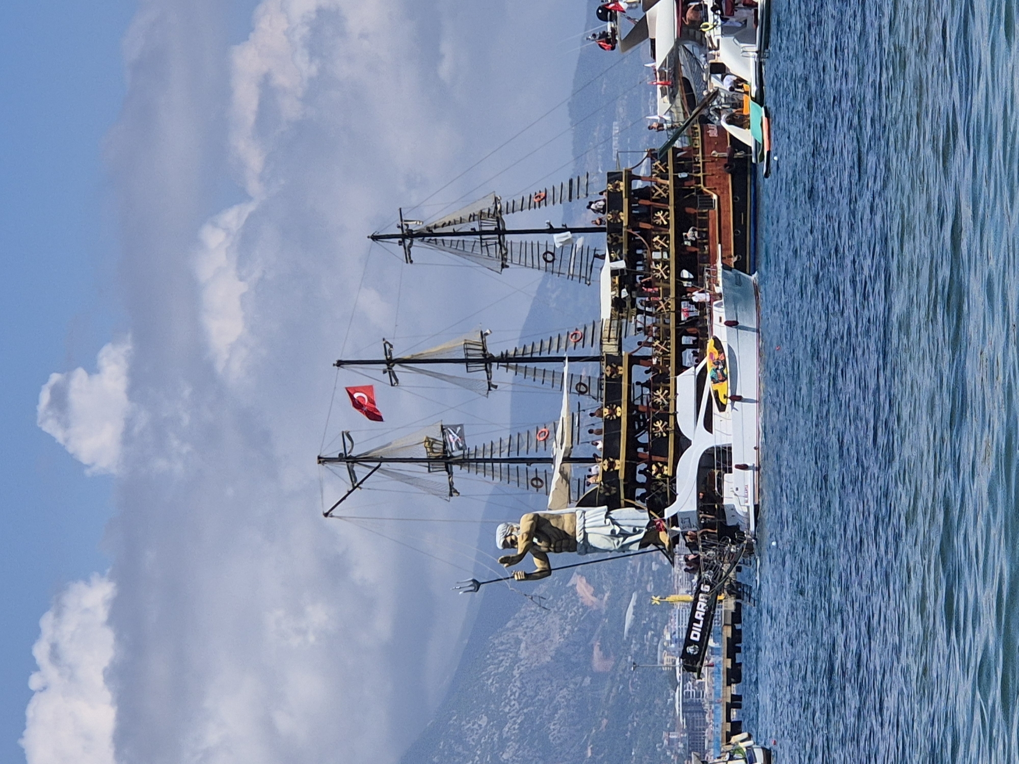 Mediterranean harbor activity documented in Alanya, Turkey