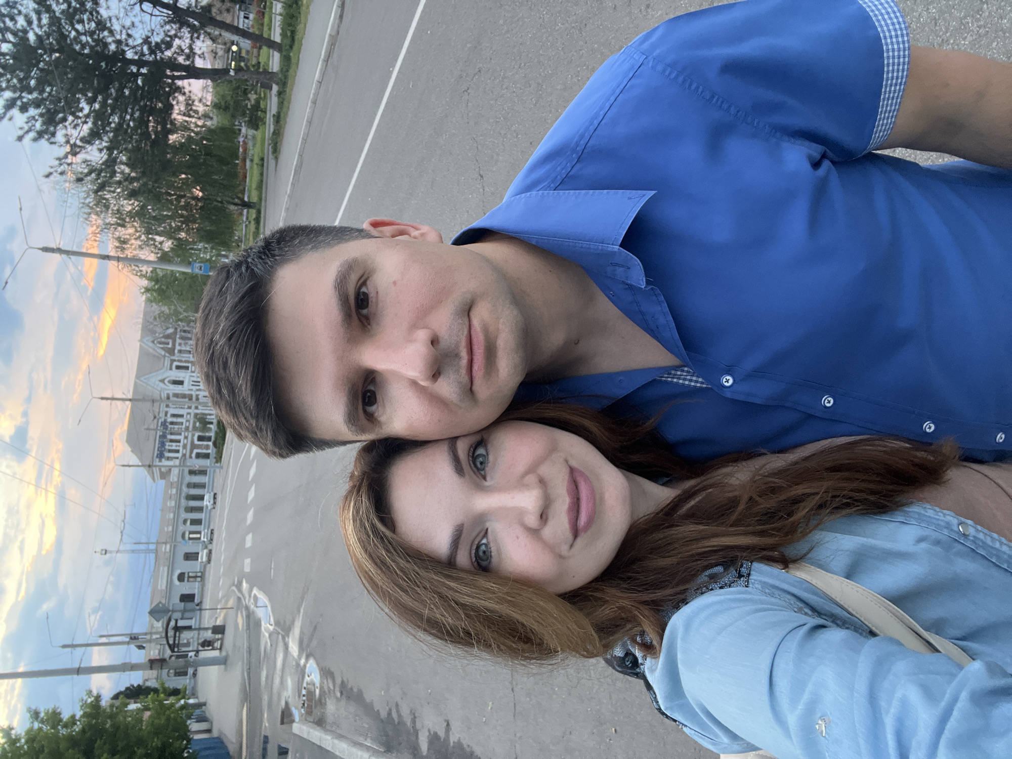 Evening moments captured across Kryvyi Rih streets and station