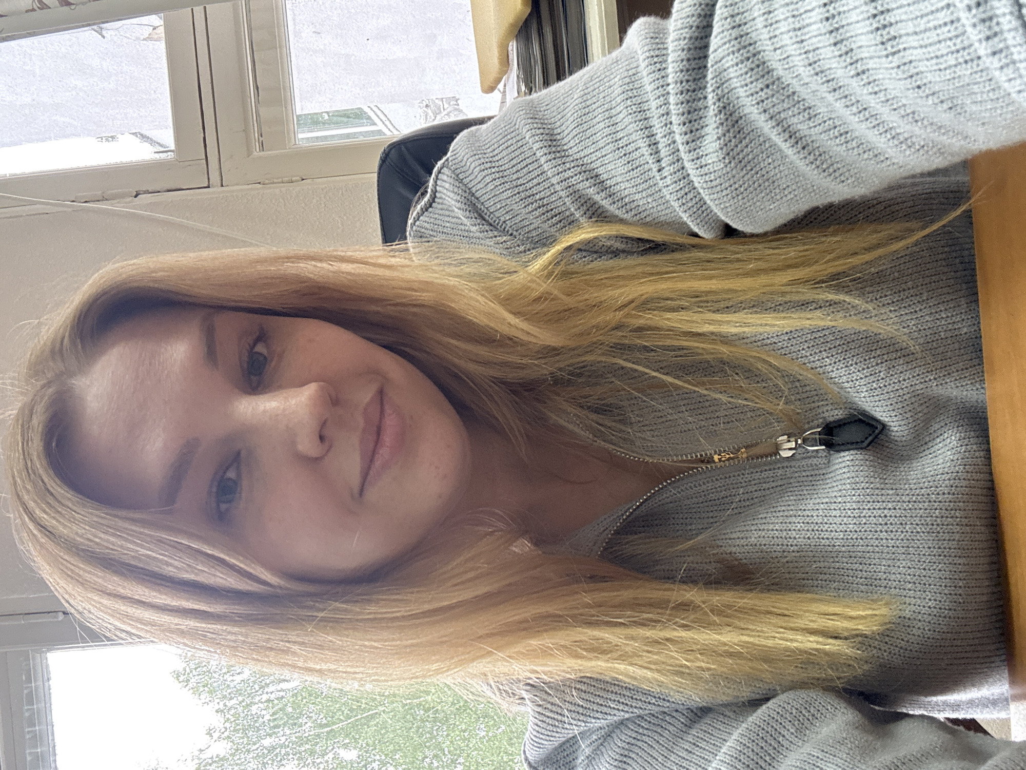 Everyday moments captured in Rusanovo: indoor selfie, flower garden