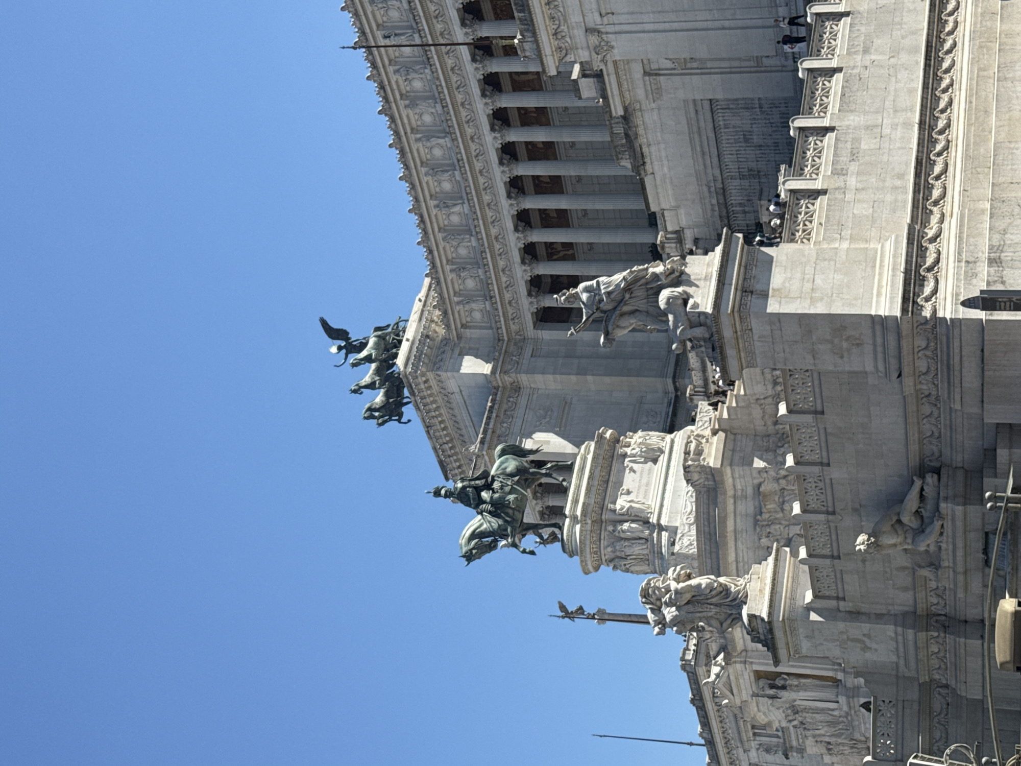 Italian flags wave at Rome's Altar of Fatherland monument
