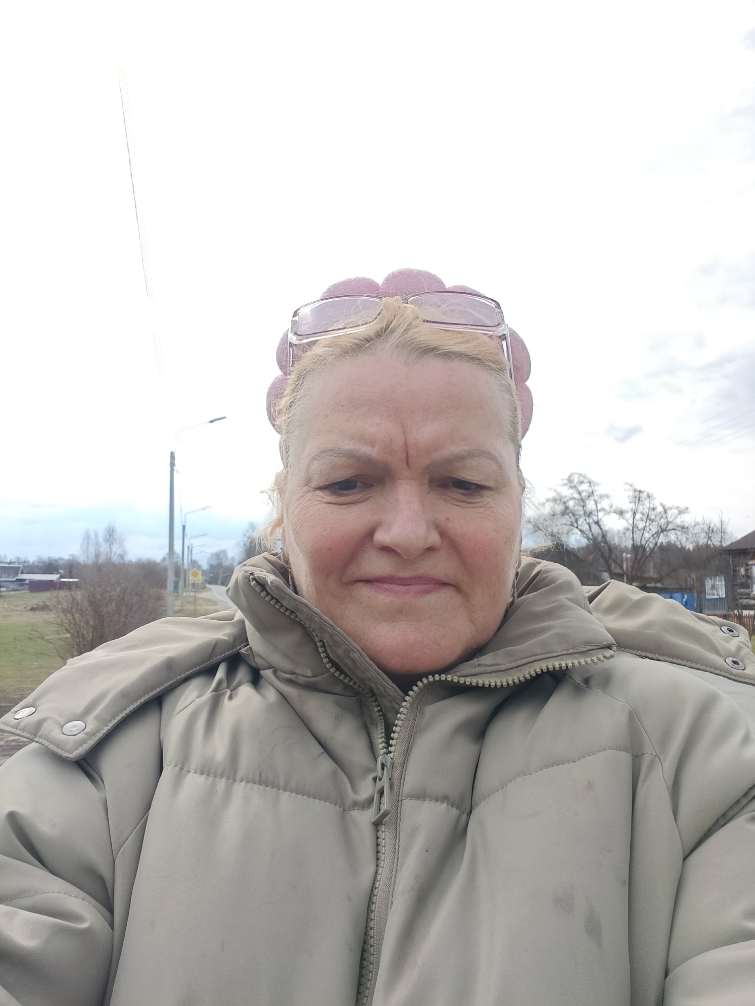 Woman documents spring morning in Russian village Красный Маяк