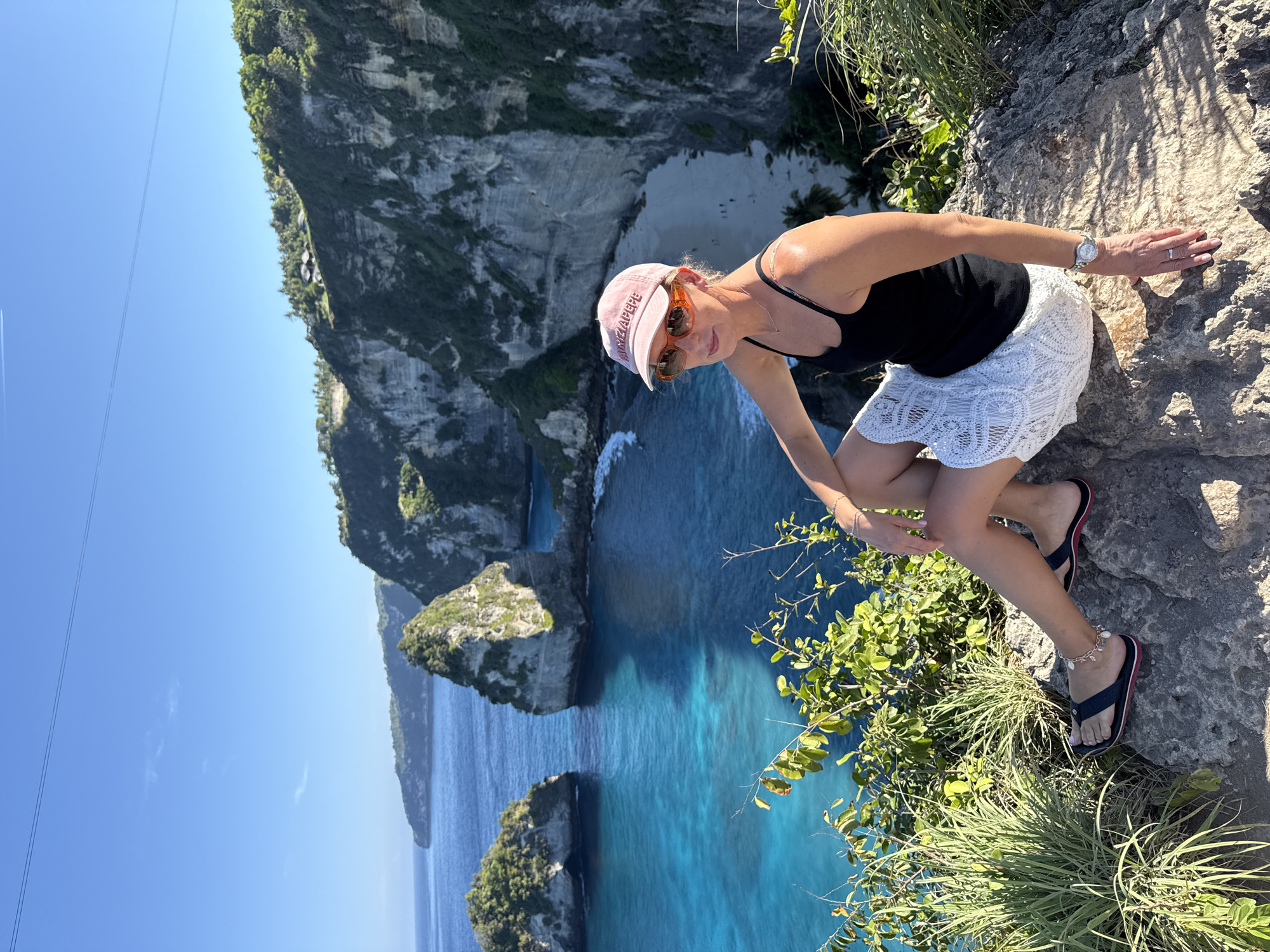 Clifftop views and selfies at a Nusa Penida coastal lookout