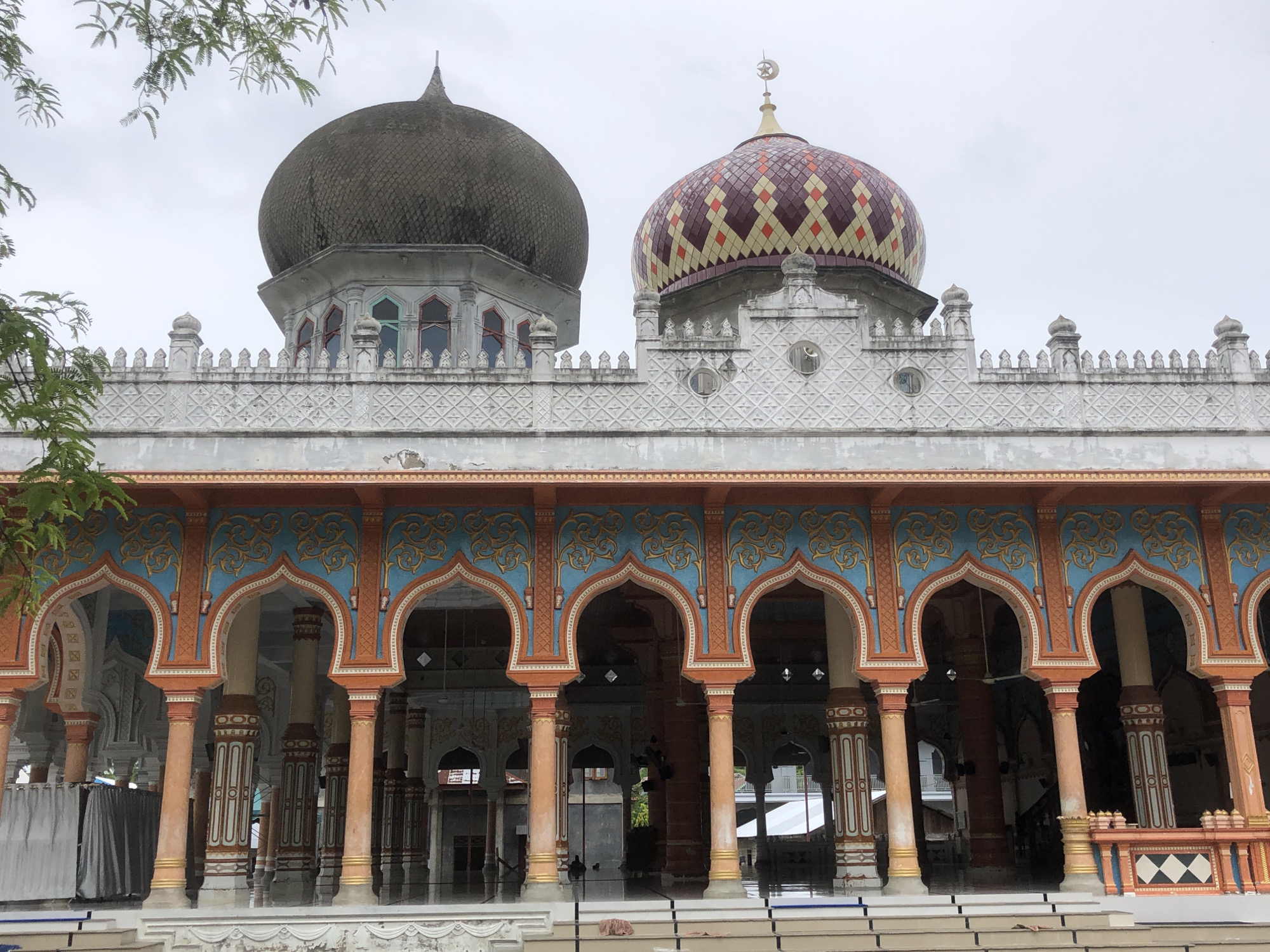 Mosque complex and community spaces in Palohgadeng, Indonesia
