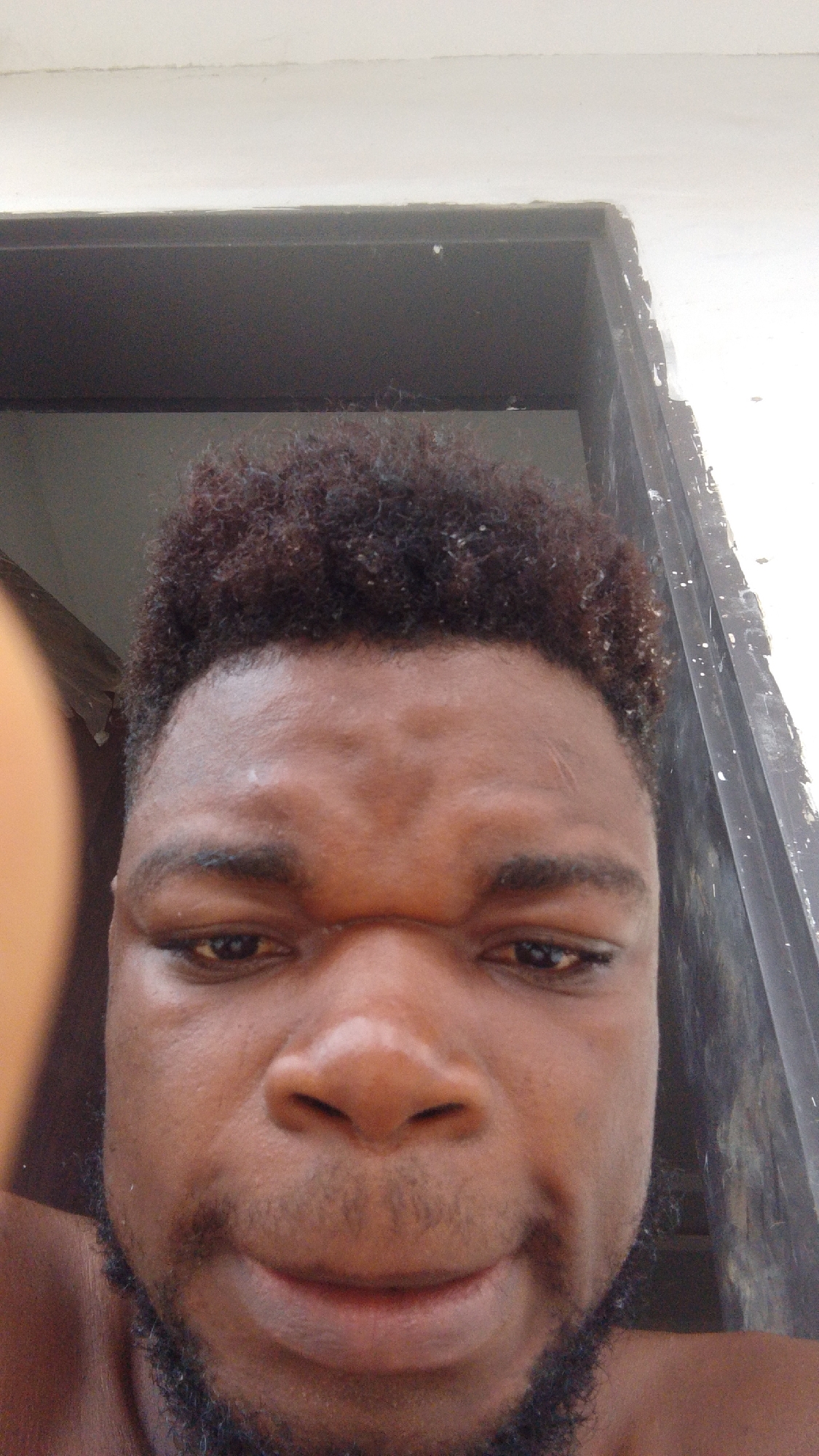 Man Takes Morning Selfies, Photos in Enugwu-Ukwu Nigeria