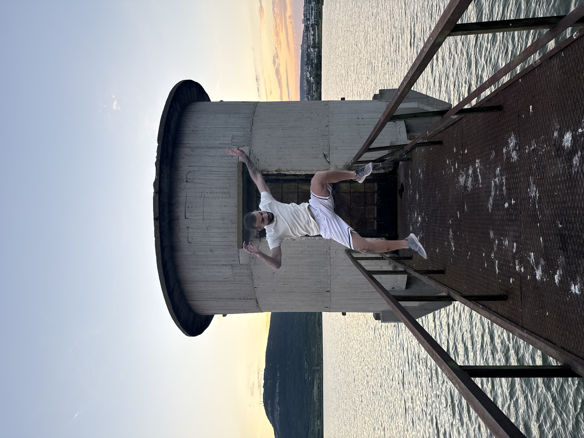 Dusk hangout at Shumen Reservoir — flips, piers, and sunset