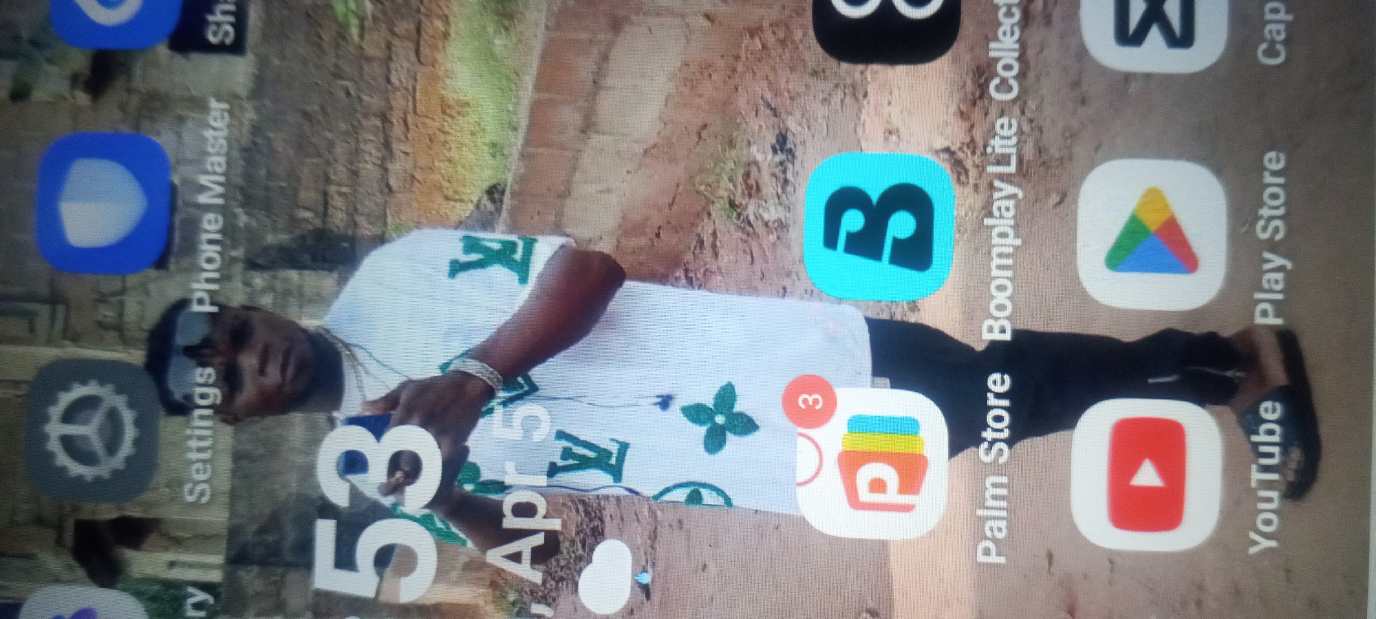 Smartphone home screen captured in Alor, Nigeria