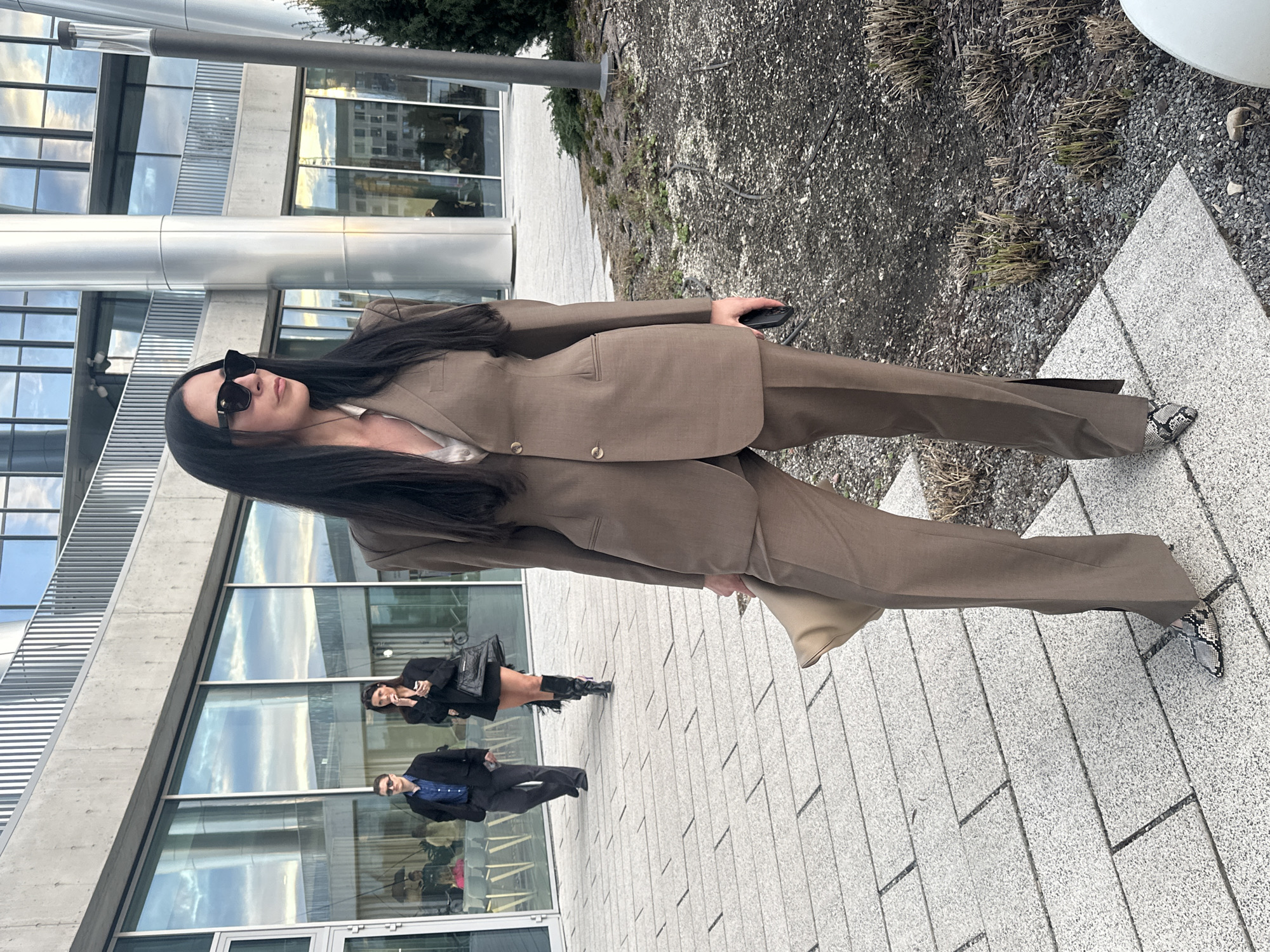 Woman spotted on Riga walkway during evening hours