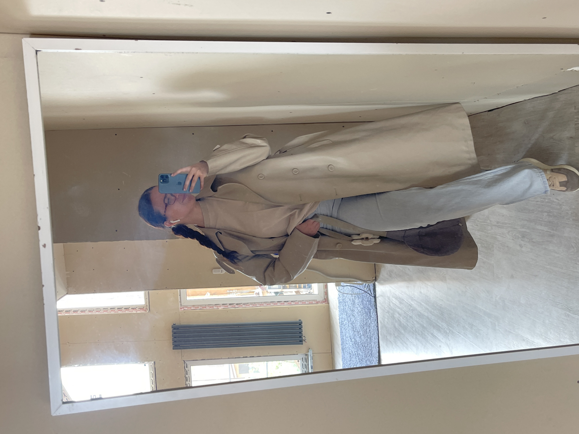 Woman documents morning routine across Moscow region locations