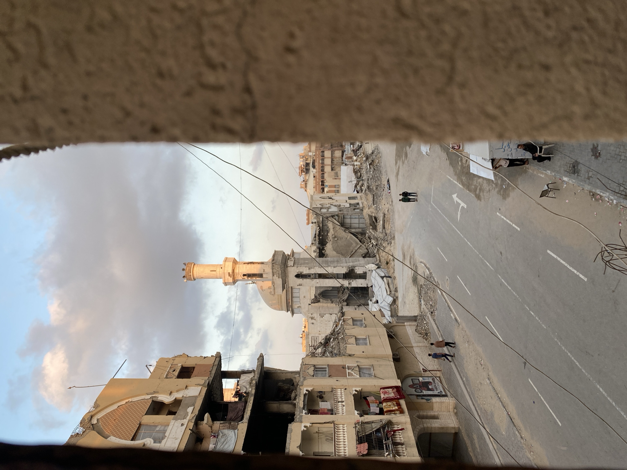 Destruction and daily life documented in Khan Yunis