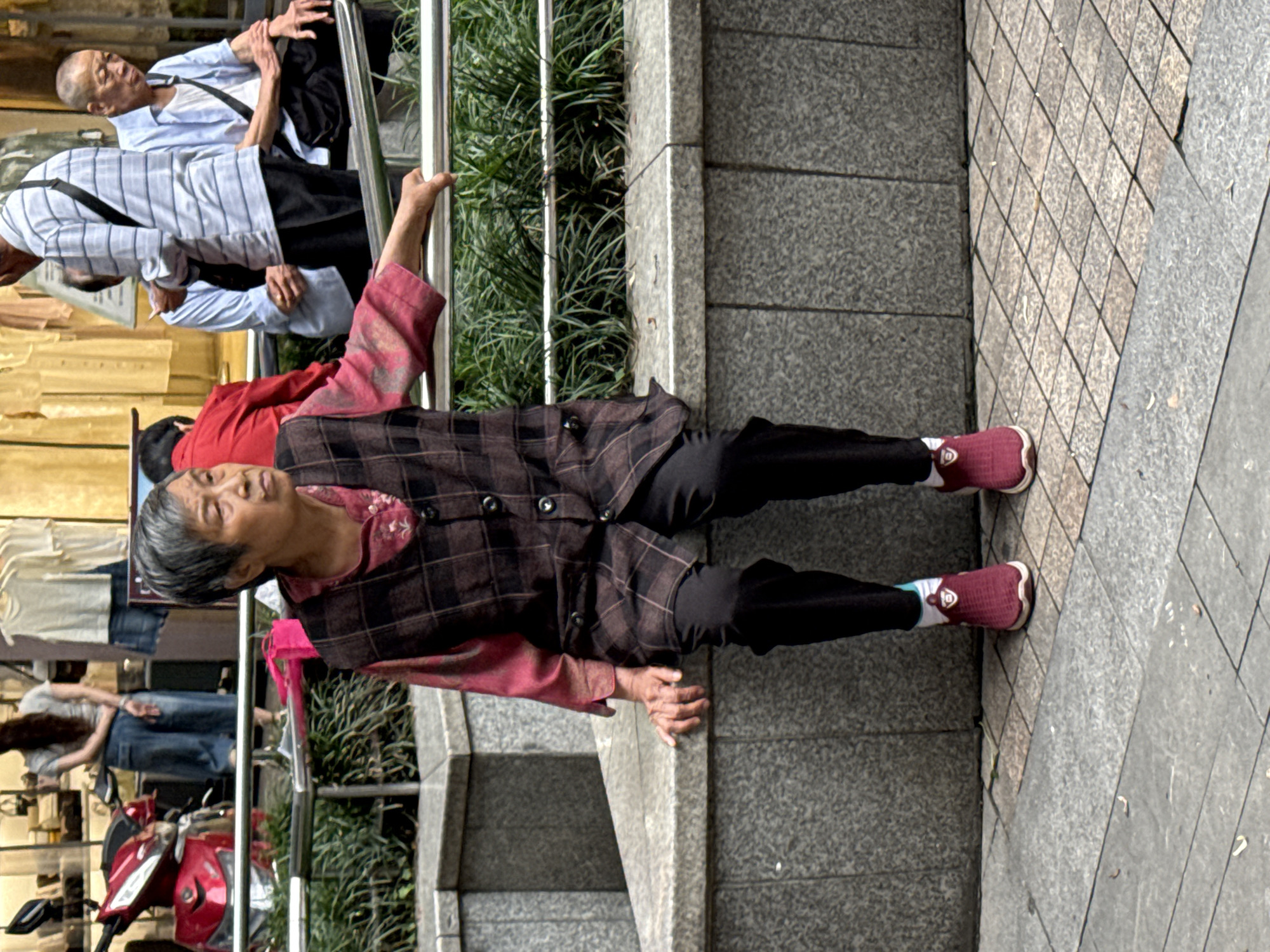 Early morning street life documented in Jiangjin, China