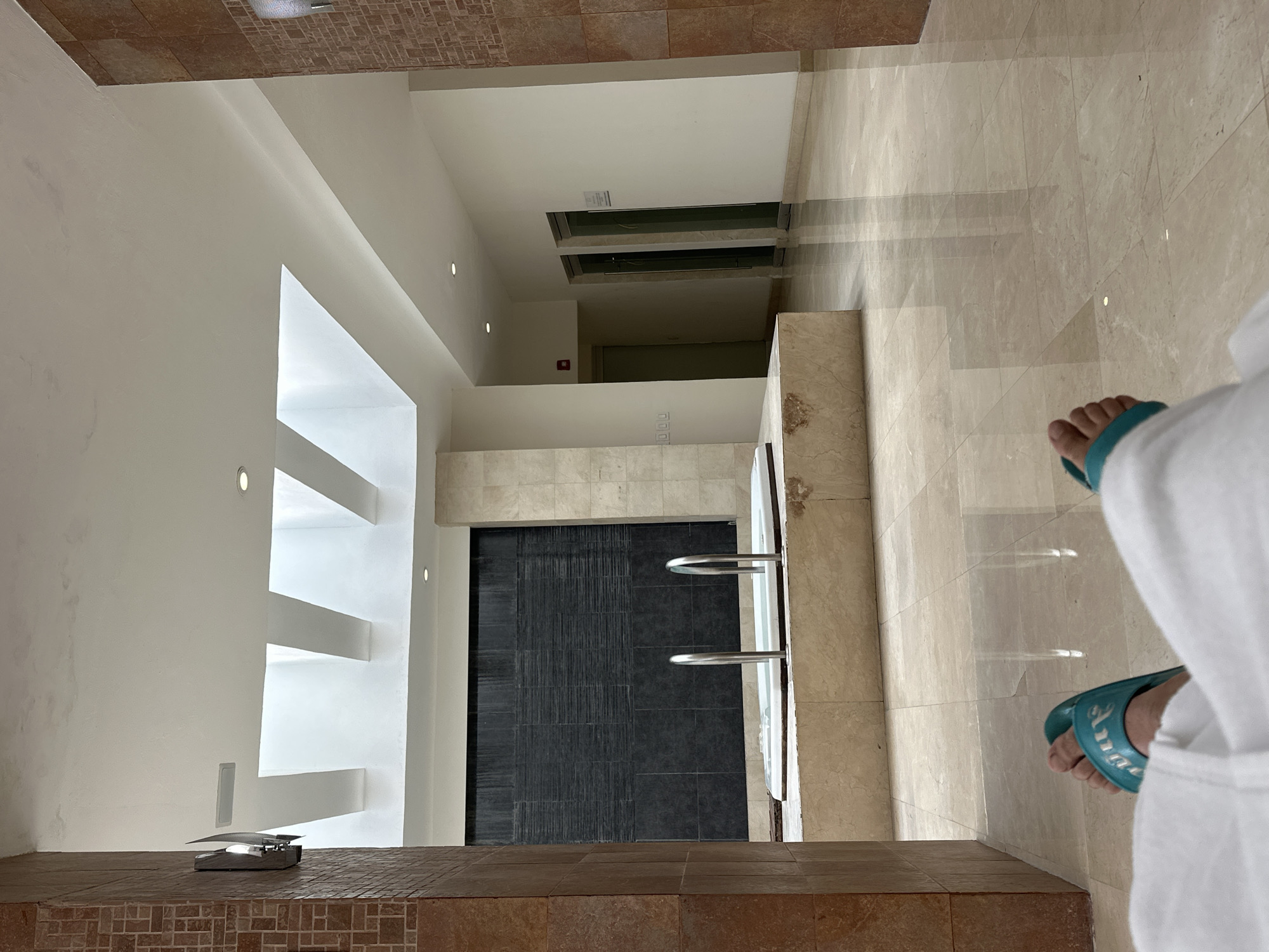 Witness documents modern spa facility interiors in Tlaxcalancingo