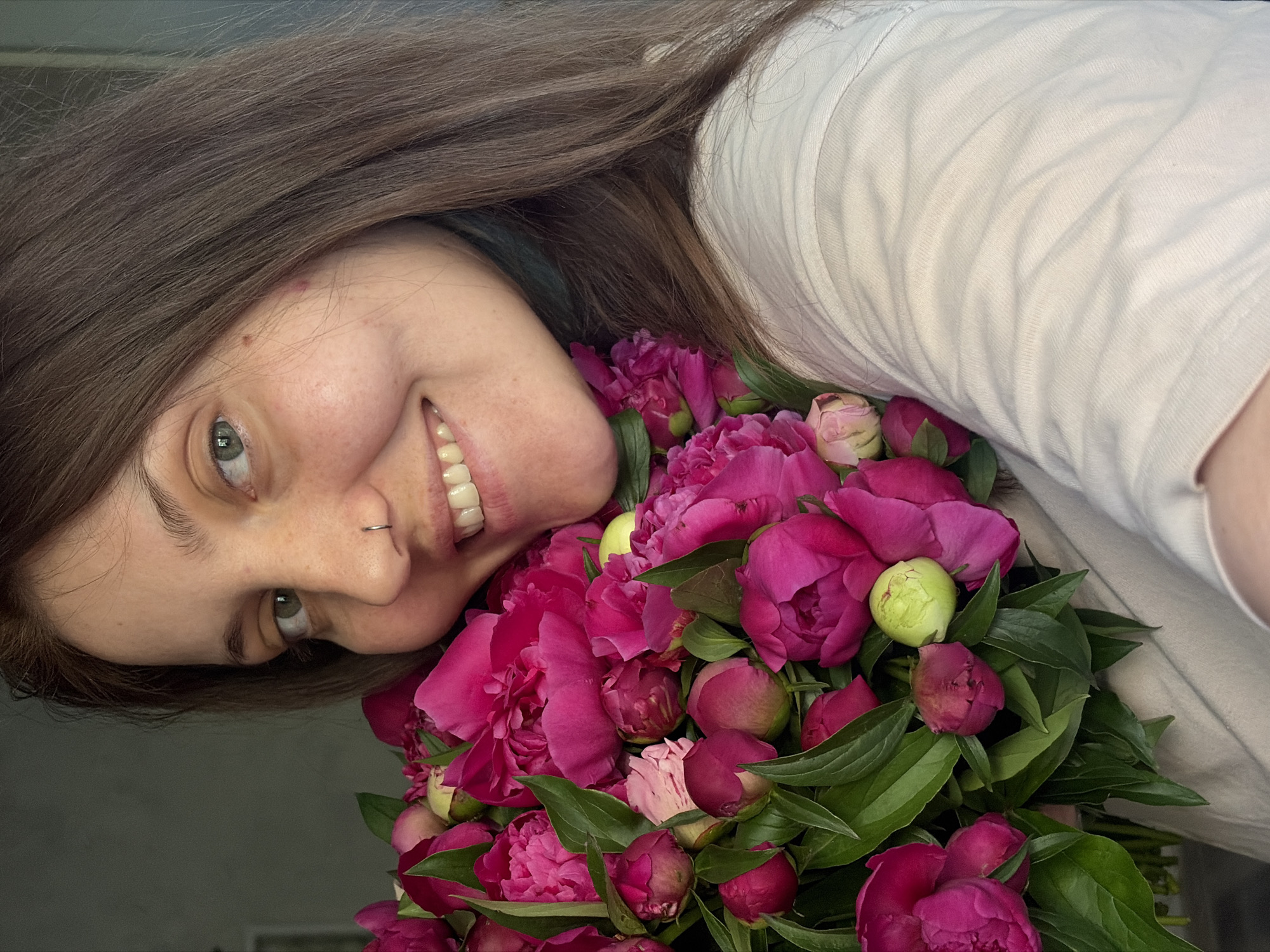 Morning moments in Chaikovsky: cats, breakfast, and beauty treatments