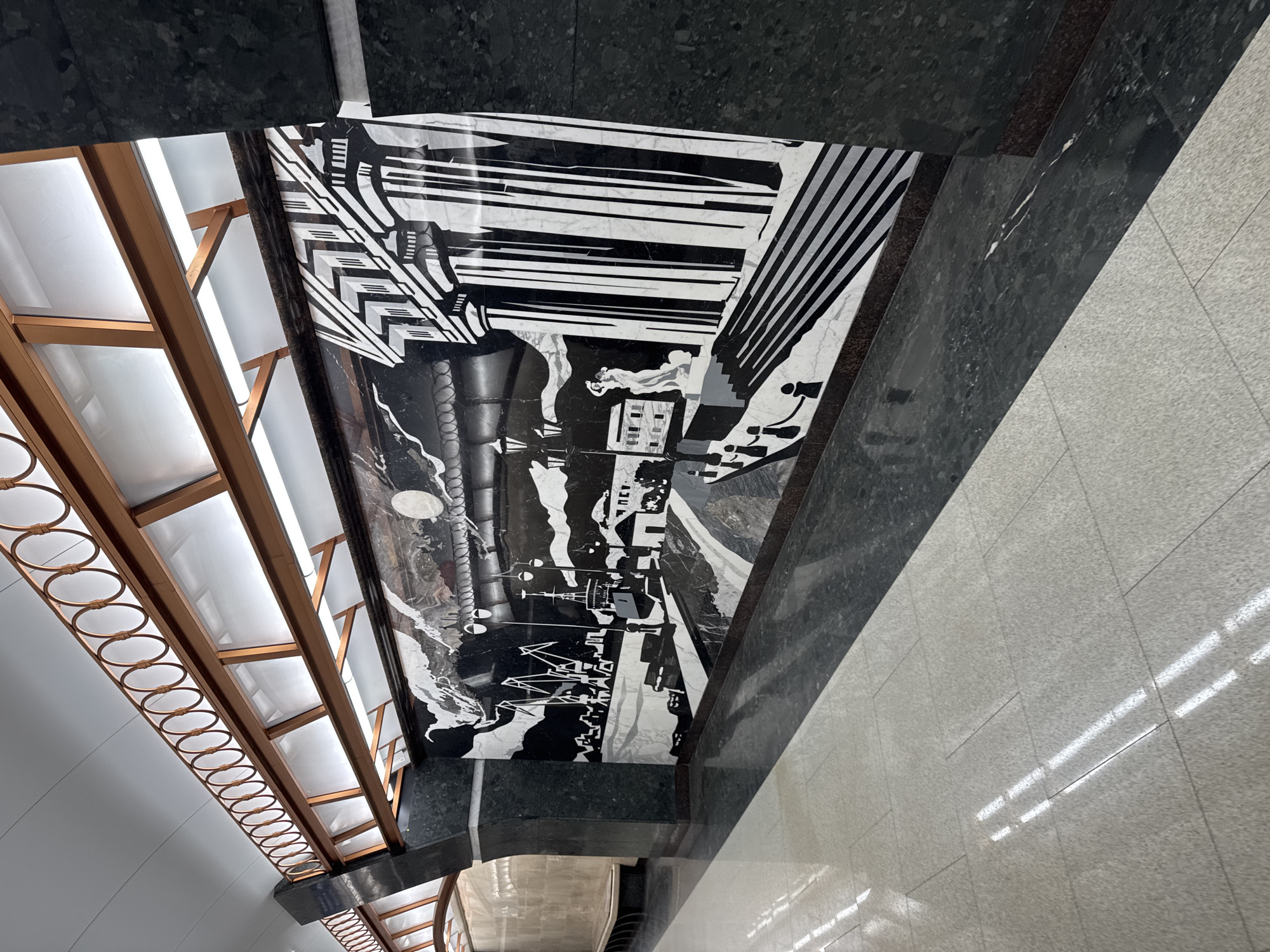 Witness documents afternoon stroll through Saint Petersburg metro and parks