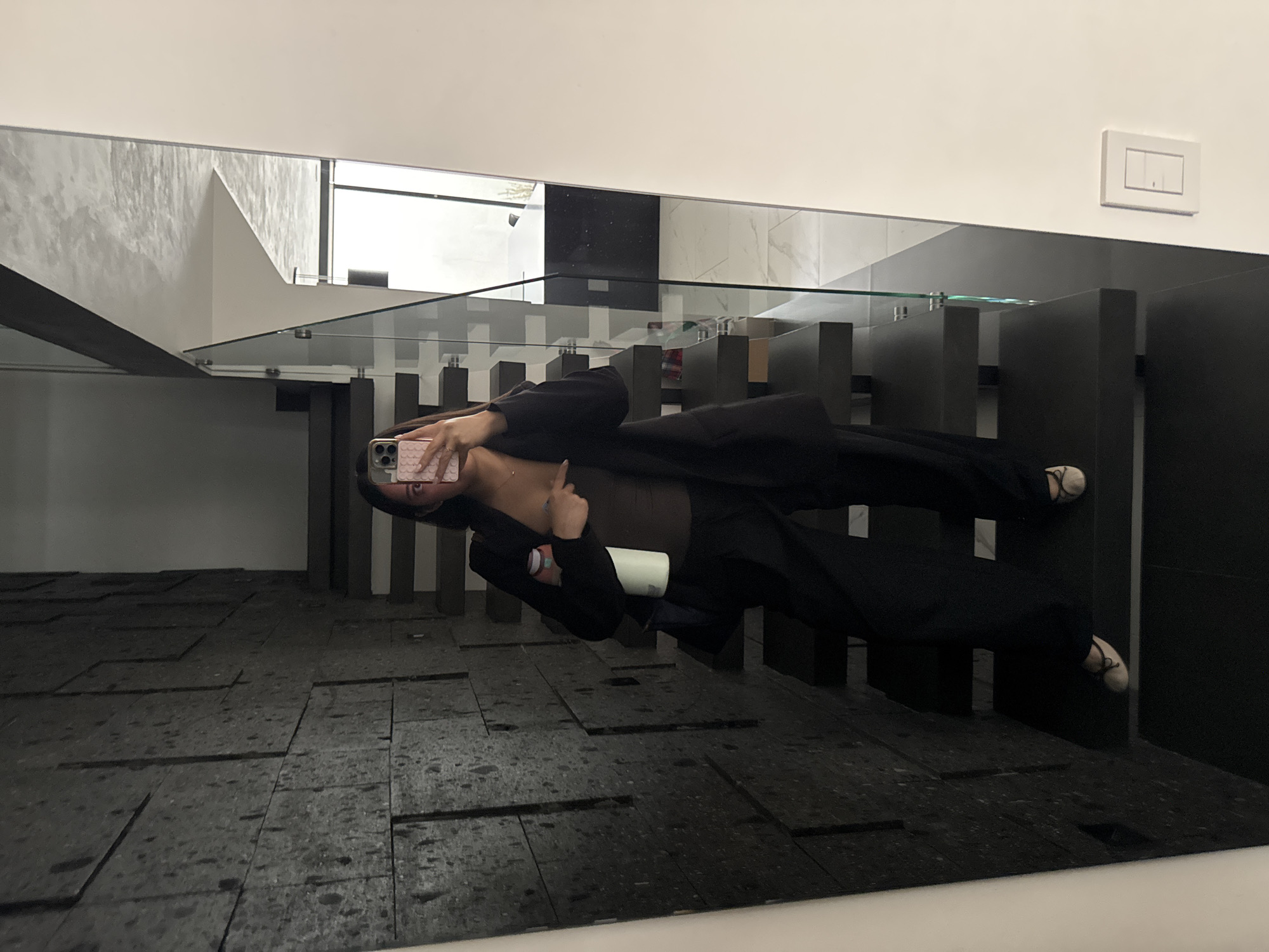 Woman documents evening activities in Puebla through selfies, videos