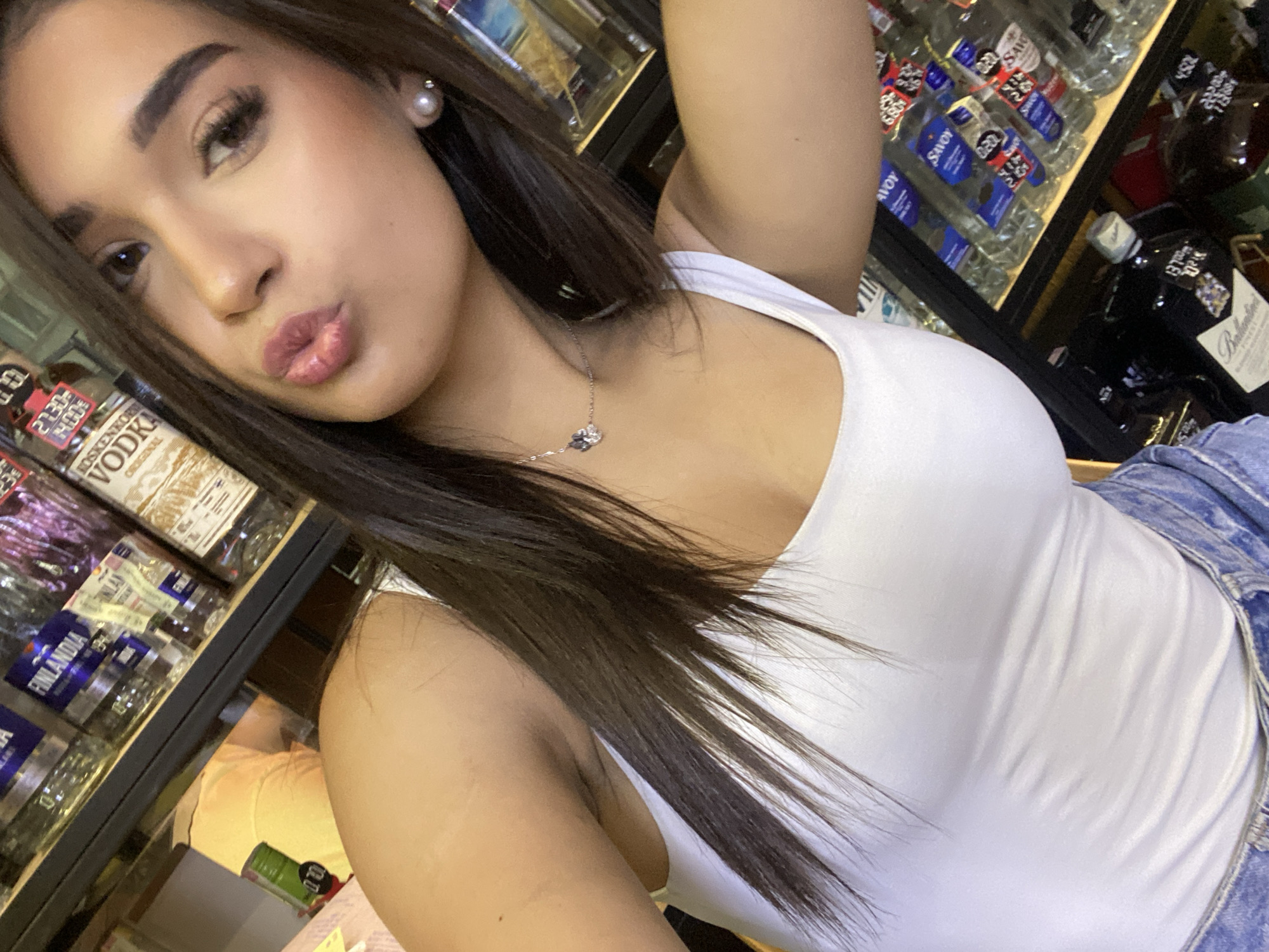 Selfie session inside a liquor store in Asenovgrad