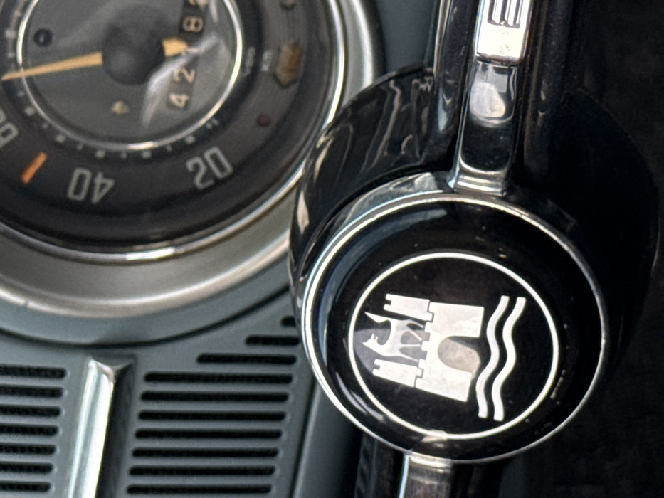 Classic Volkswagen dashboard captured in Tlaxcalancingo, Mexico