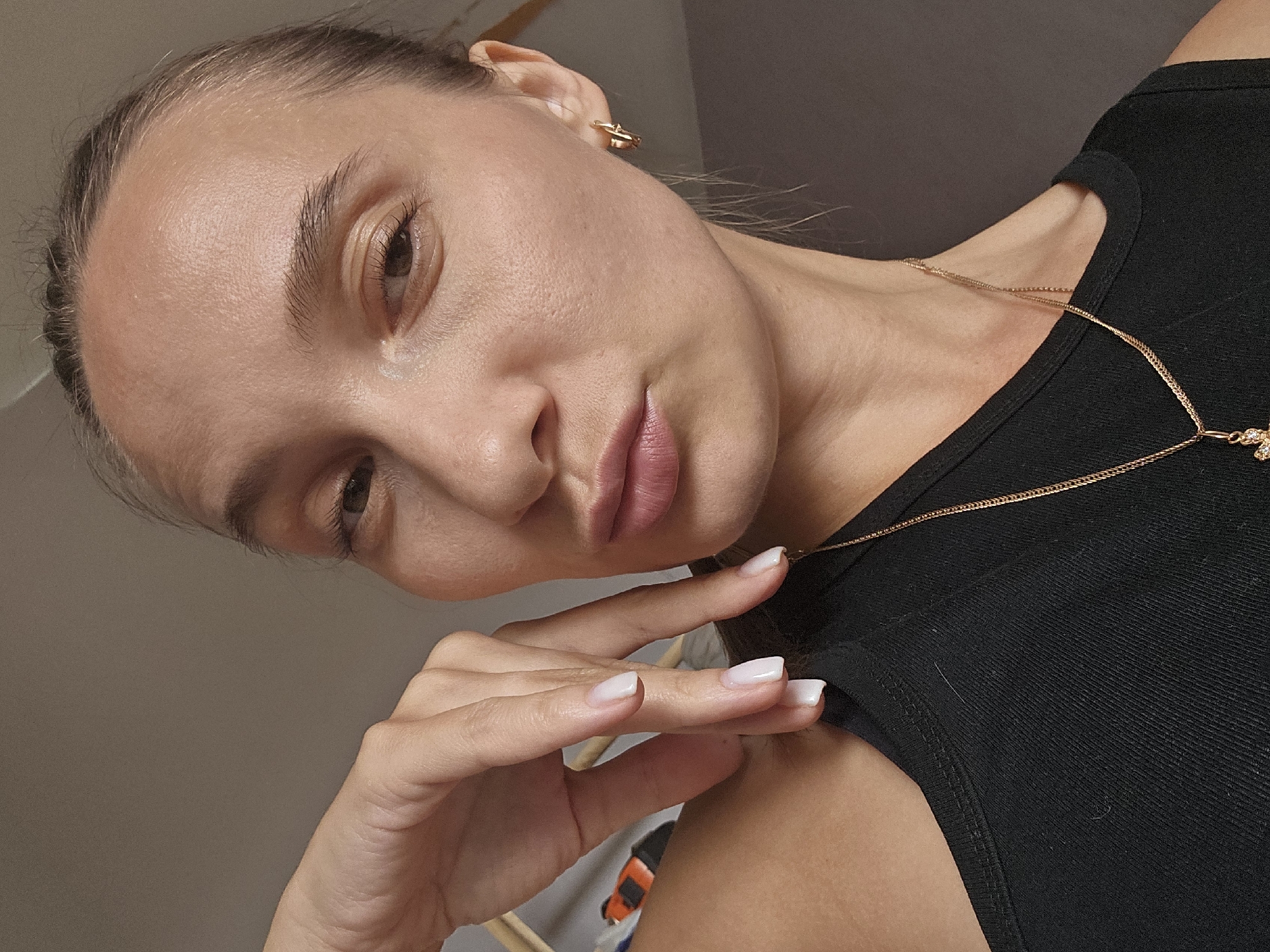 Quick selfie session in a Chaikovsky apartment, mid-July