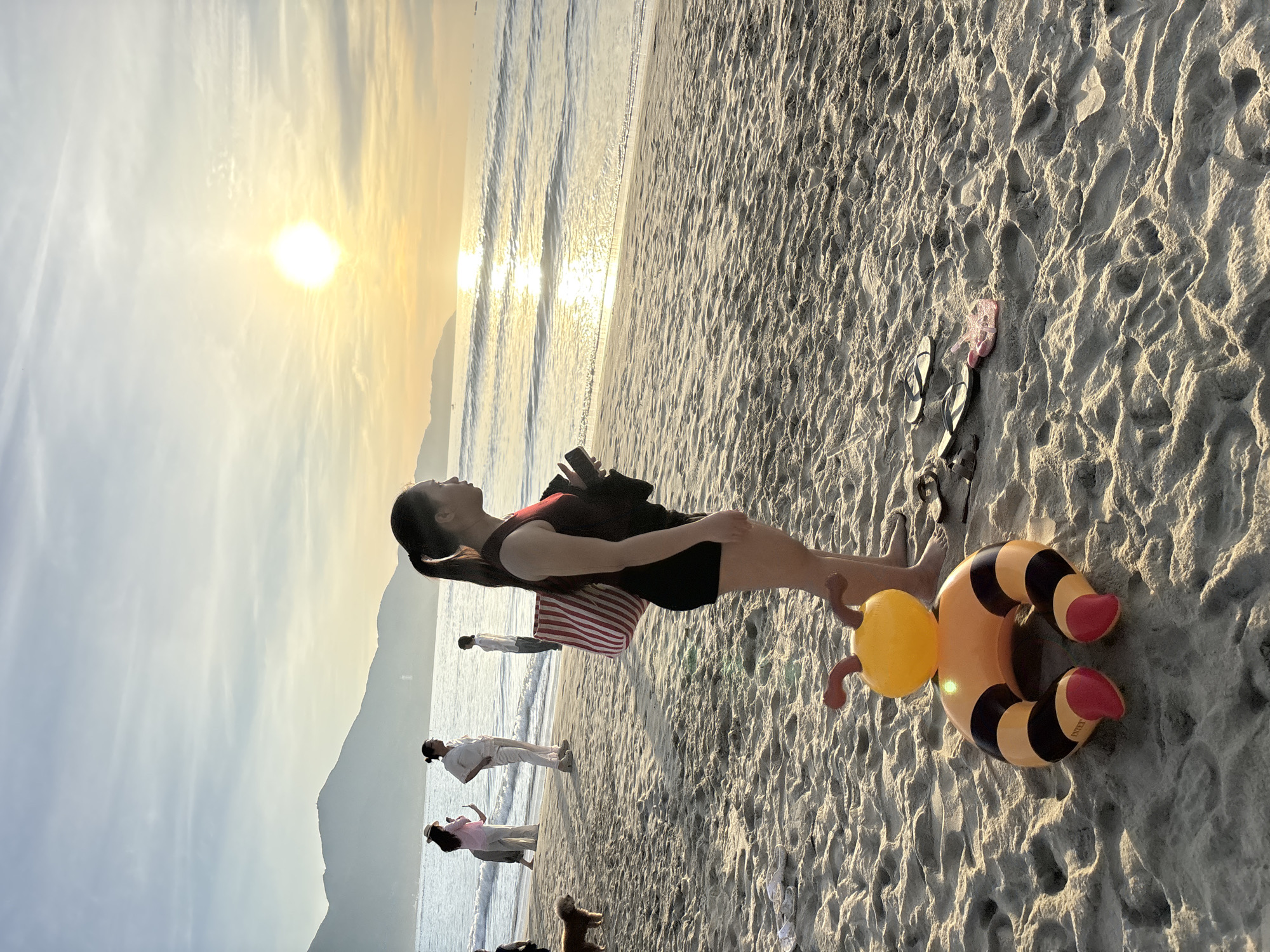Sunset beach life and city scenes across Đà Nẵng