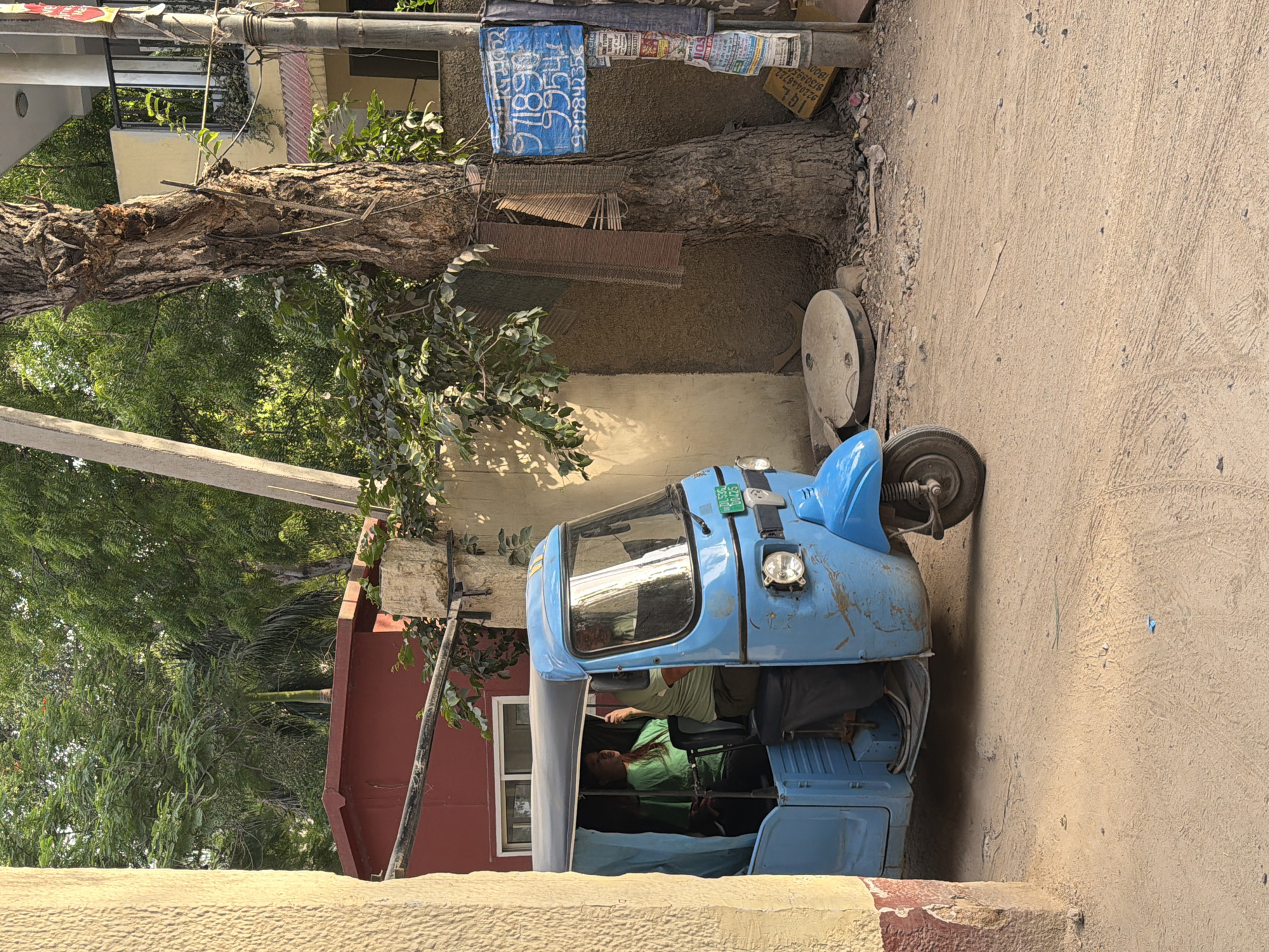 Delhi residents document ordinary Saturday morning across city neighborhoods