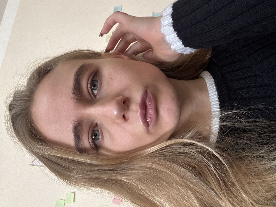 Blonde woman's morning routine documented across fitness, travel, study