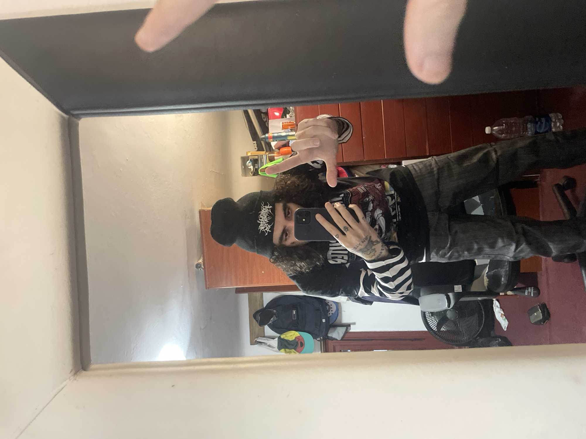 Person takes mirror selfie in Buenos Aires