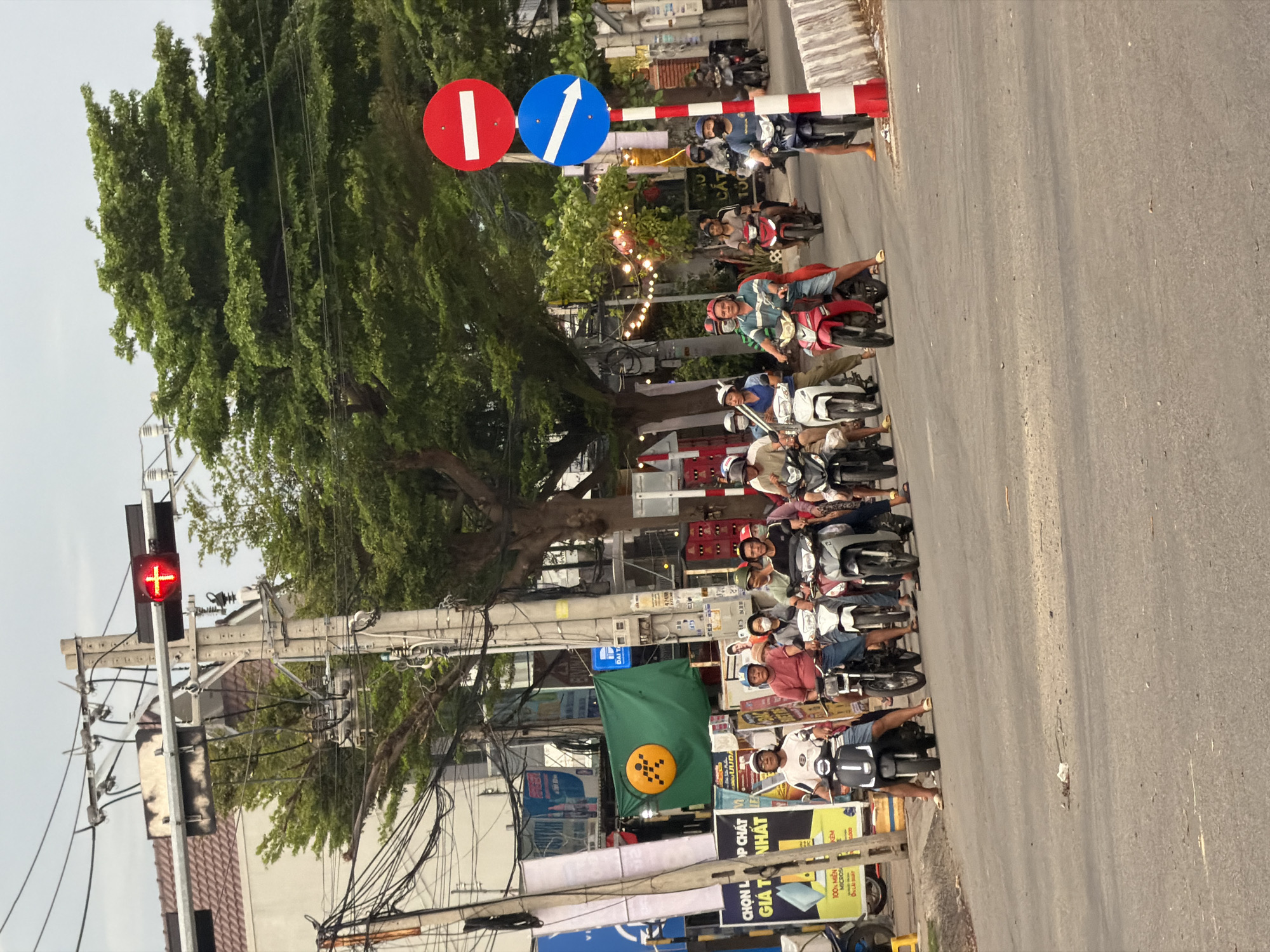 Morning street life documented in Dong Hai Ward, Vietnam