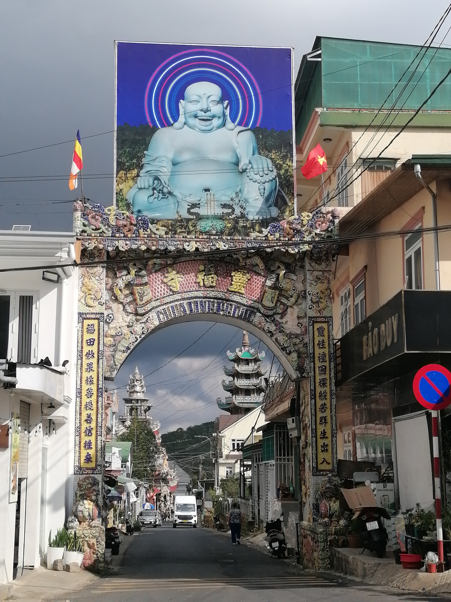 Streets, temples, and daily life across two Vietnamese villages