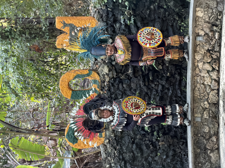 Cultural park scenes documented in Tuxtla Gutiérrez featuring wildlife, tradition