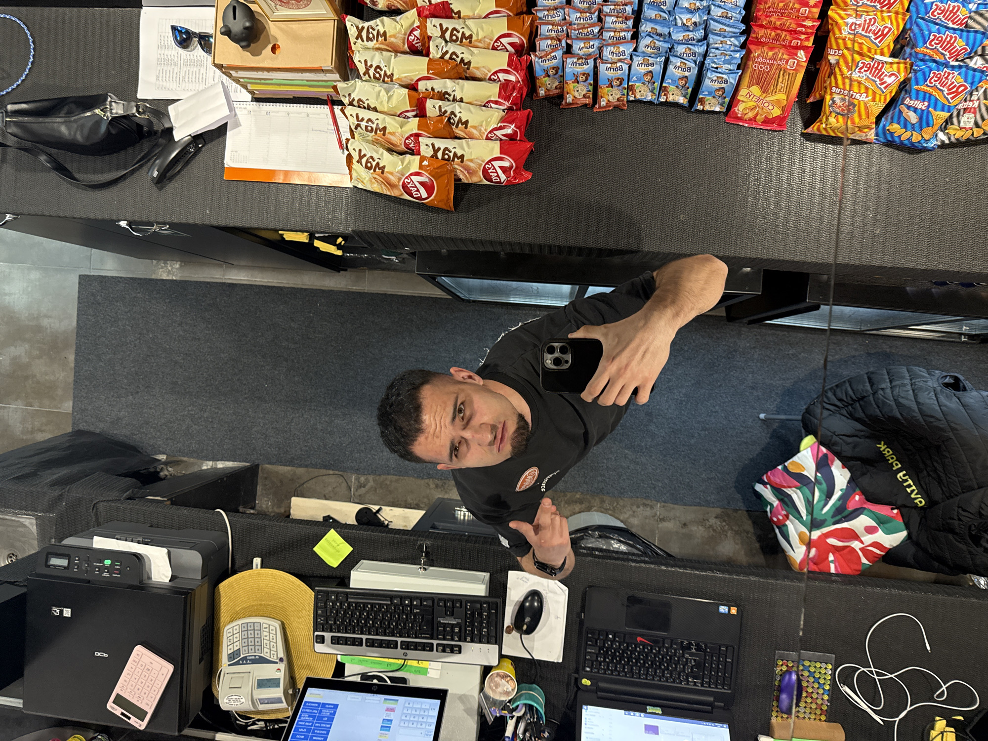Man takes selfies in Shumen convenience store