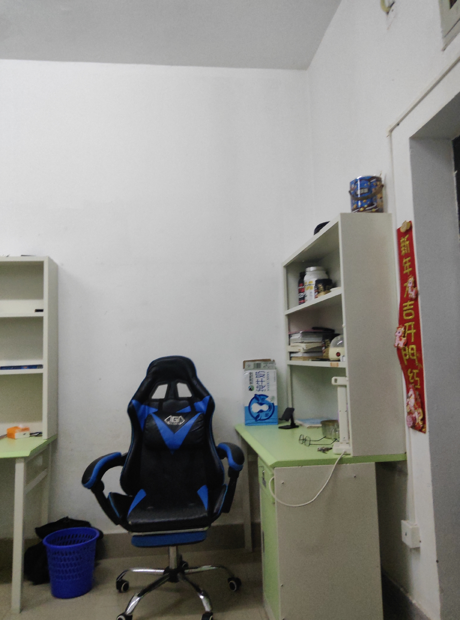 Room documentation captured in Chongqing High-tech Zone dormitory space