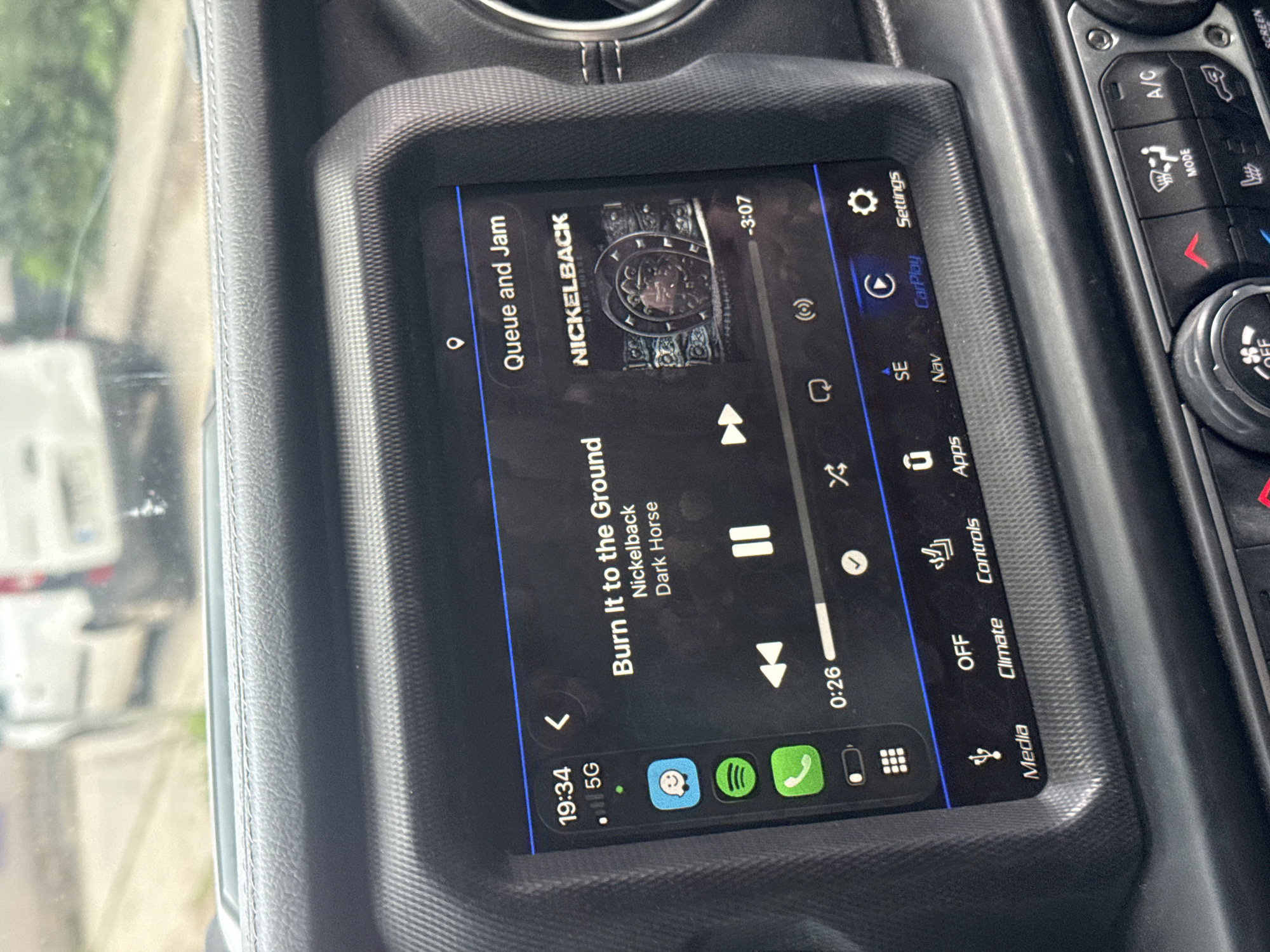 Driver plays Nickelback song on car stereo in Sofia